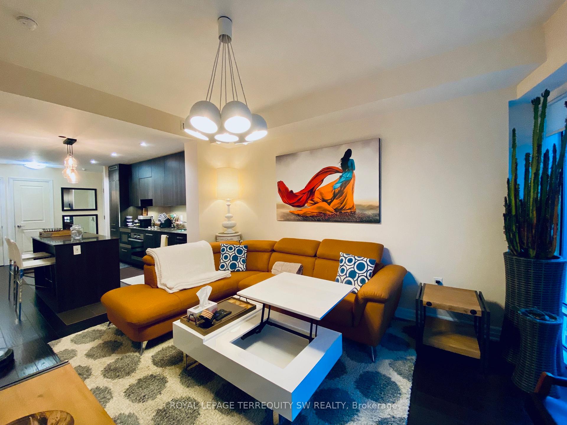 Photo 2 of Unit 2012, 8 The Esplanade, Toronto, Waterfront Communities — HOMEH