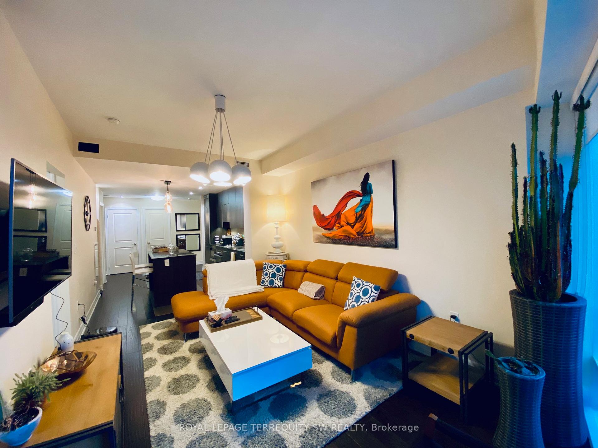 Photo 7 of Unit 2012, 8 The Esplanade, Toronto, Waterfront Communities — HOMEH