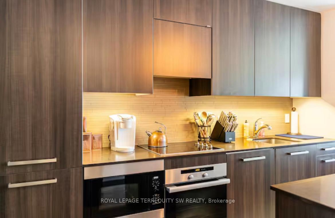 Photo 10 of Unit 2012, 8 The Esplanade, Toronto, Waterfront Communities — HOMEH