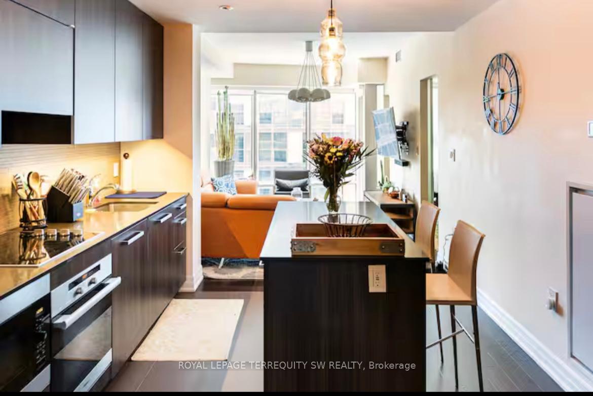 Photo 12 of Unit 2012, 8 The Esplanade, Toronto, Waterfront Communities — HOMEH
