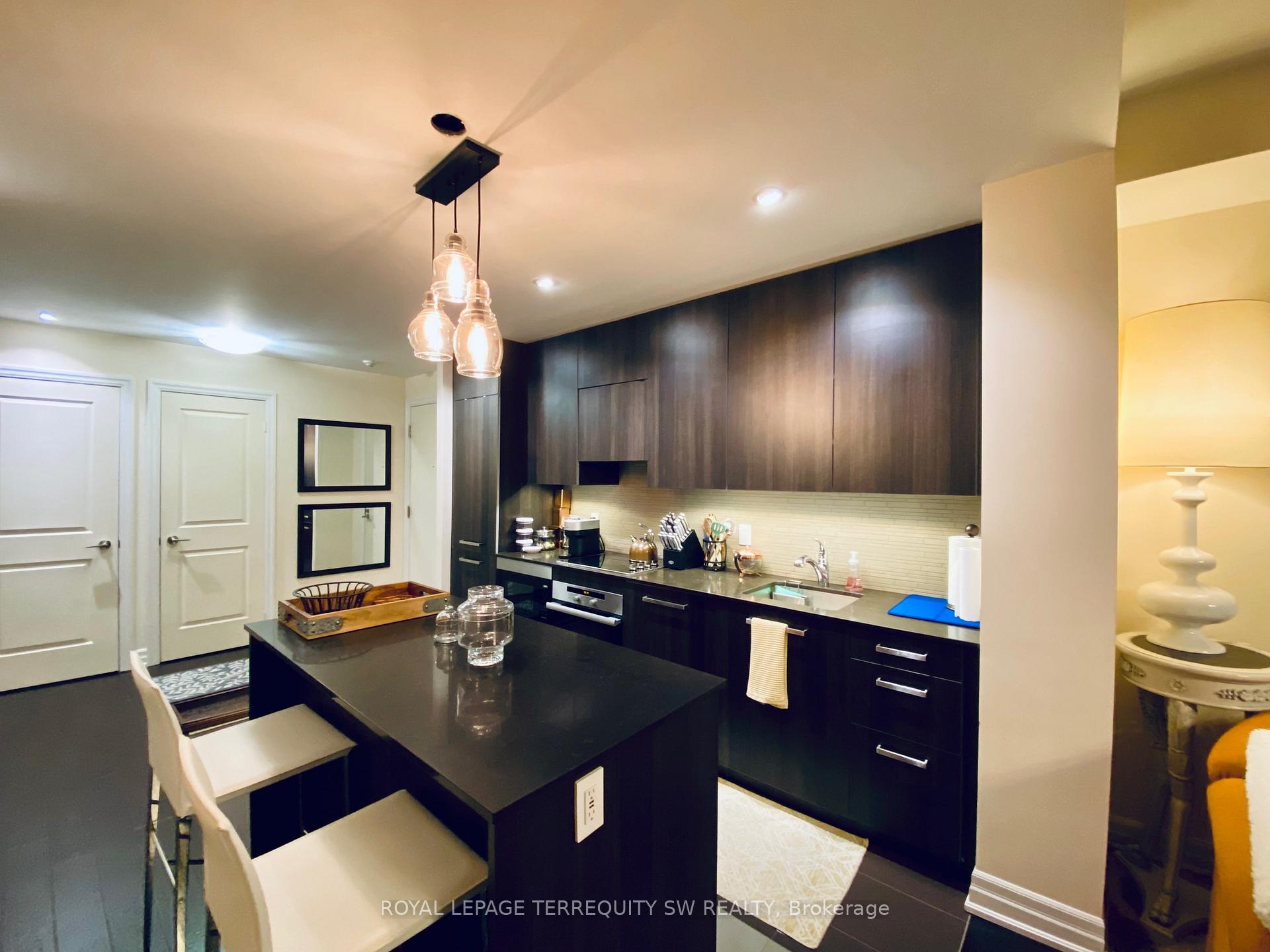 Photo 13 of Unit 2012, 8 The Esplanade, Toronto, Waterfront Communities — HOMEH