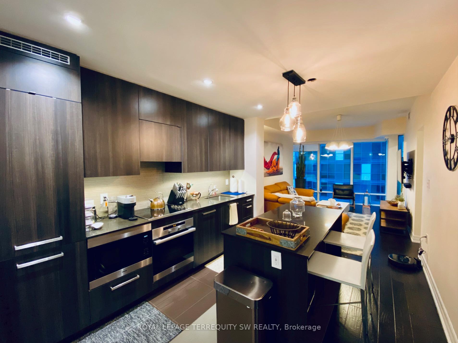 Photo 14 of Unit 2012, 8 The Esplanade, Toronto, Waterfront Communities — HOMEH