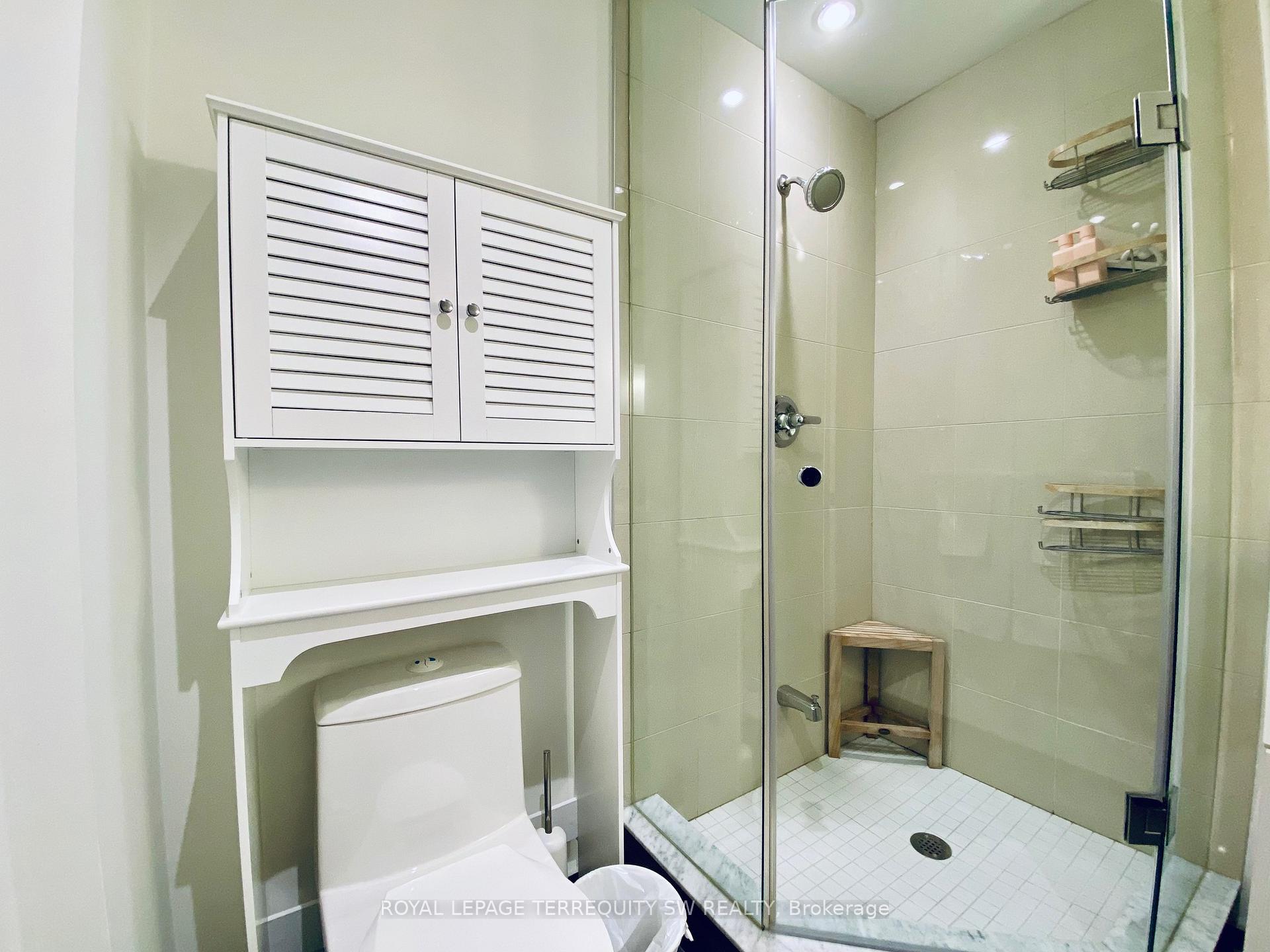 Photo 20 of Unit 2012, 8 The Esplanade, Toronto, Waterfront Communities — HOMEH