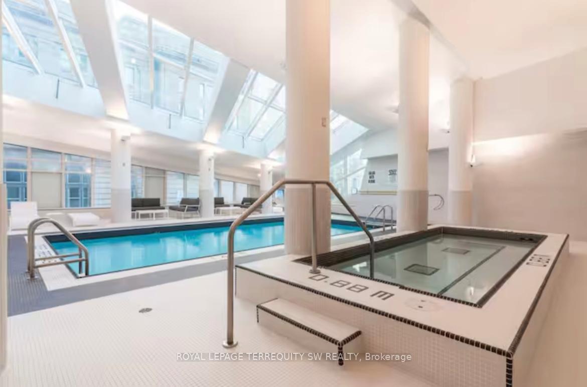 Photo 33 of Unit 2012, 8 The Esplanade, Toronto, Waterfront Communities — HOMEH