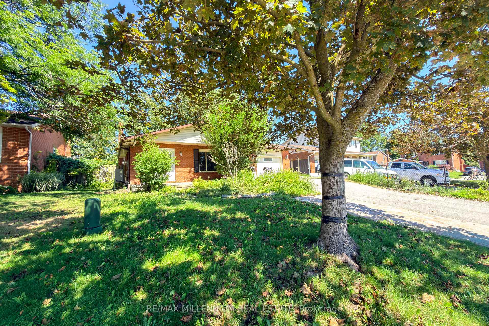 Photo 1 of 5 Pepler Place, Barrie, Sunnidale — HOMEH