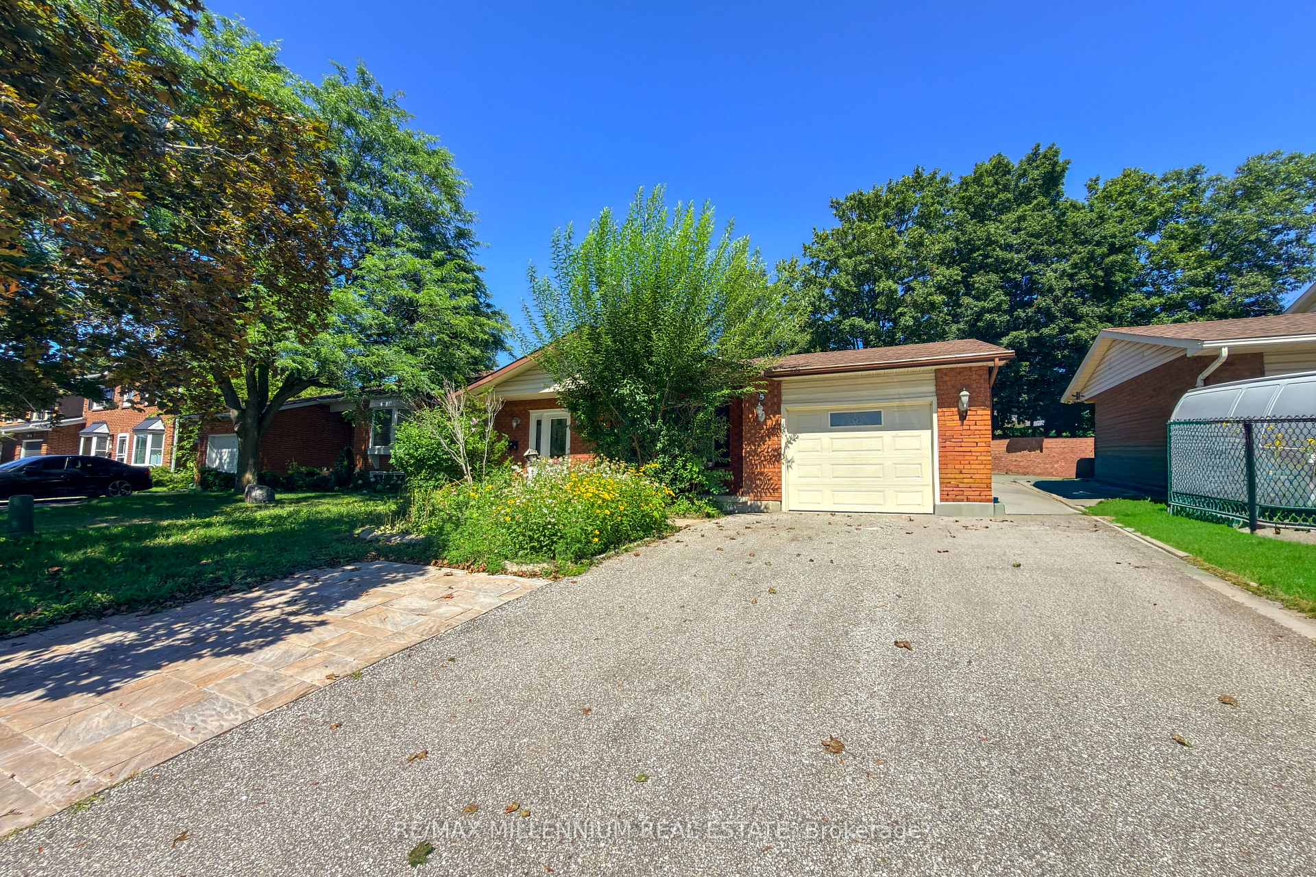 Photo 4 of 5 Pepler Place, Barrie, Sunnidale — HOMEH