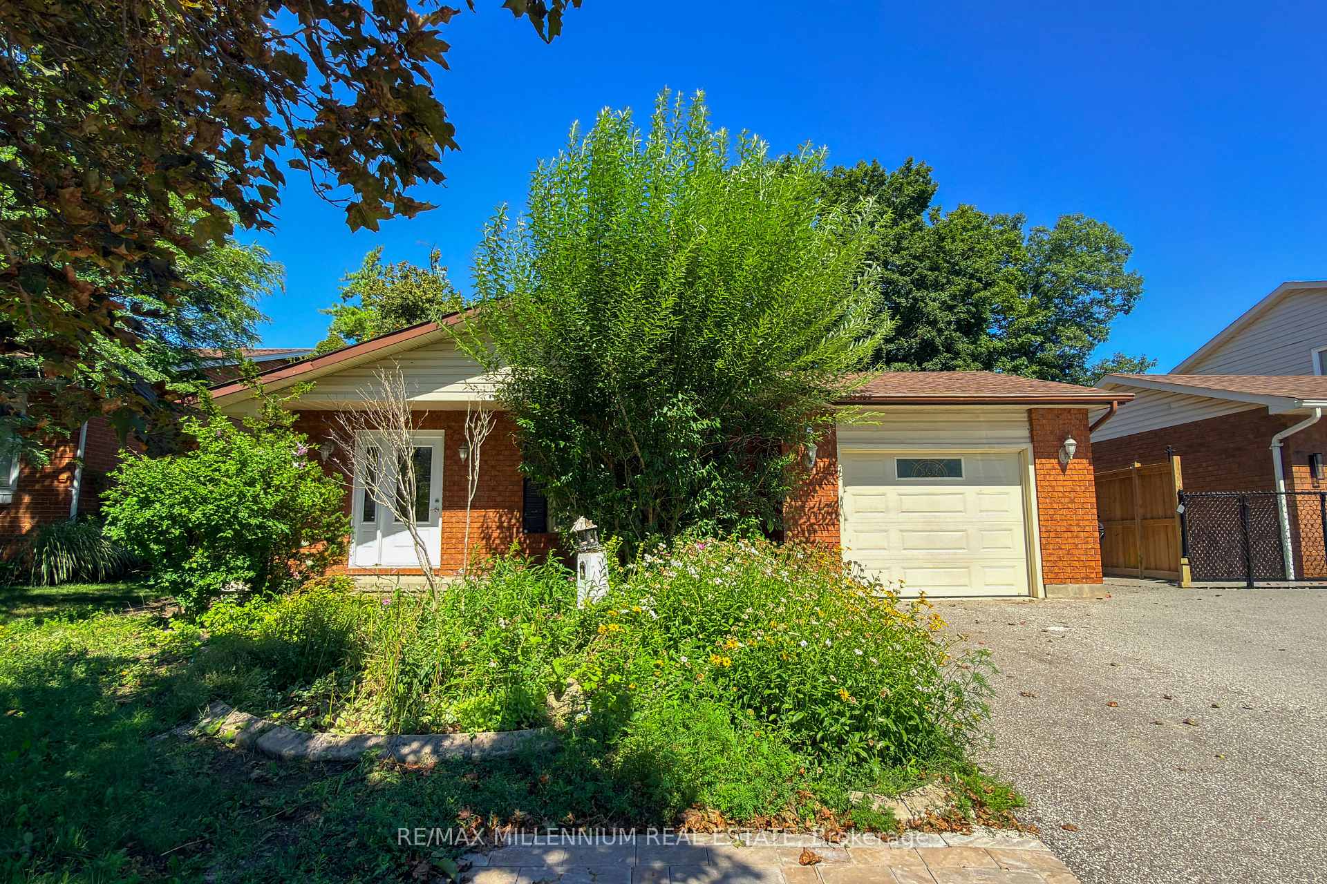 Photo 3 of 5 Pepler Place, Barrie, Sunnidale — HOMEH