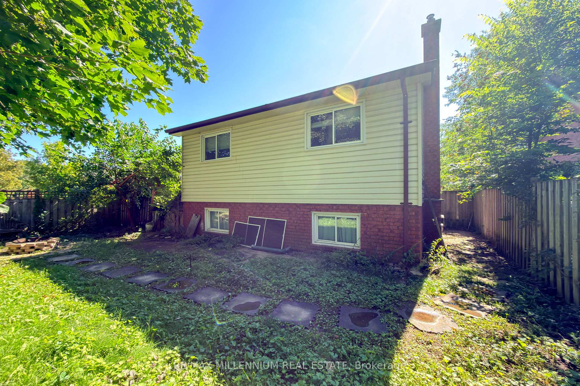 Photo 9 of 5 Pepler Place, Barrie, Sunnidale — HOMEH