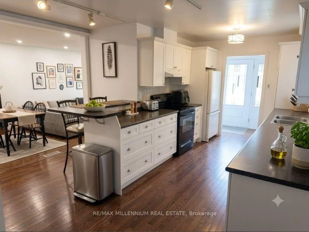 Photo 6 of 5 Pepler Place, Barrie, Sunnidale — HOMEH
