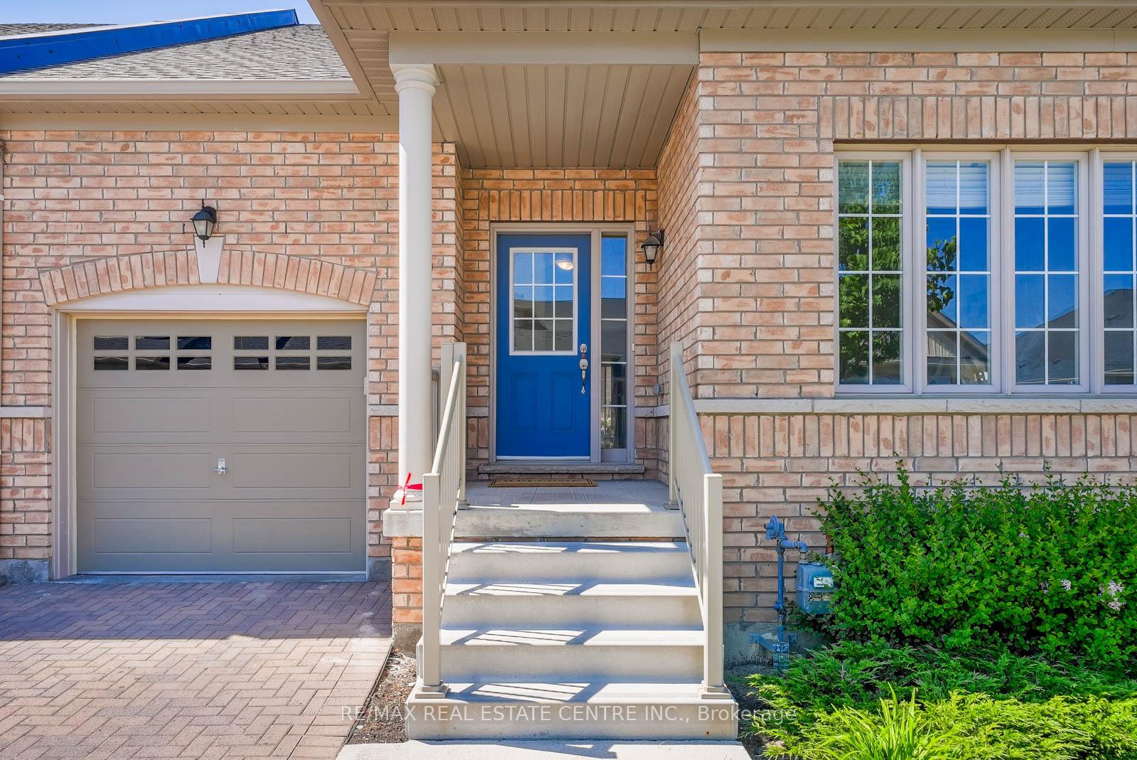 Photo 2 of 11 Overlea Drive, Brampton, Sandringham-Wellington — HOMEH