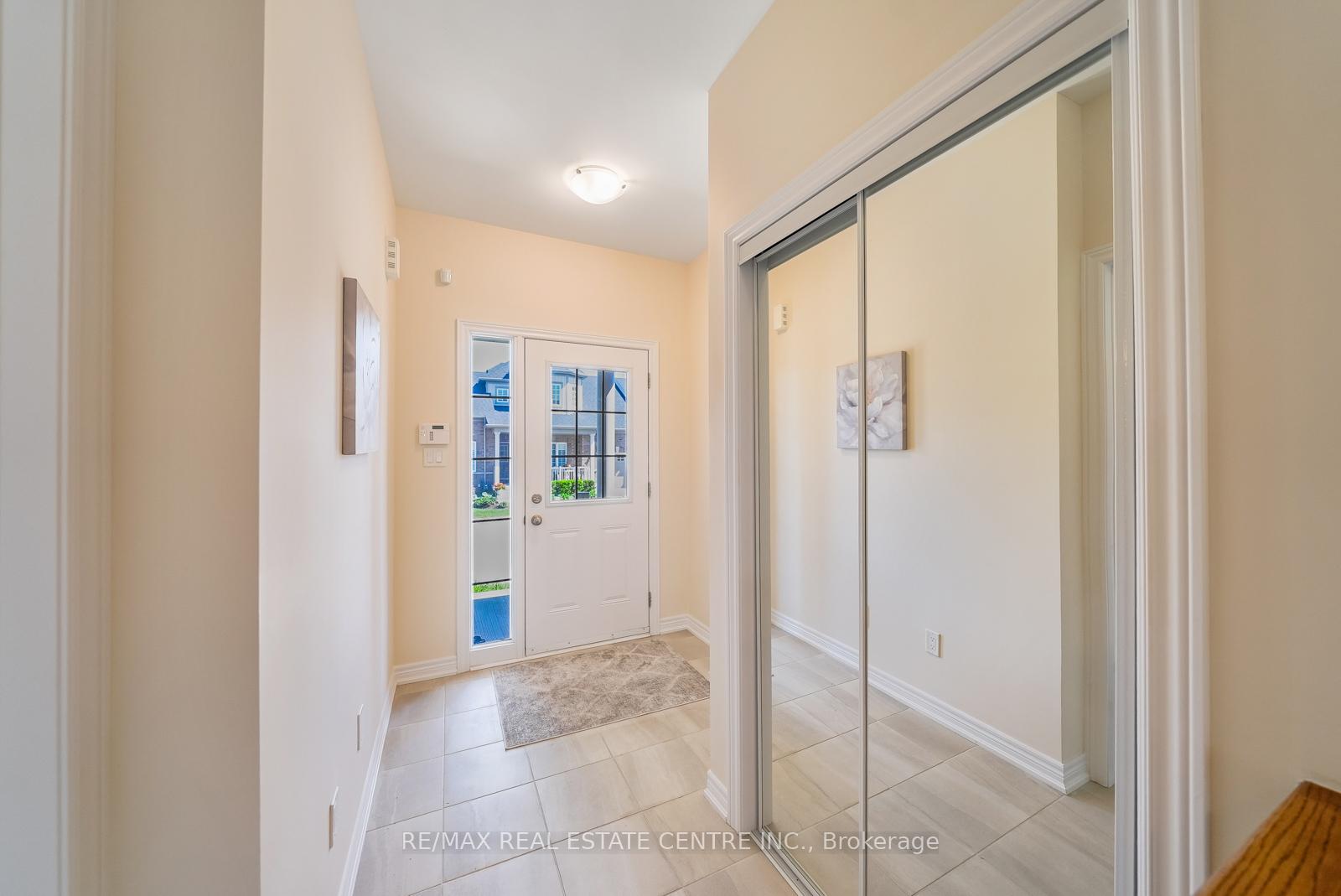 Photo 4 of 11 Overlea Drive, Brampton, Sandringham-Wellington — HOMEH
