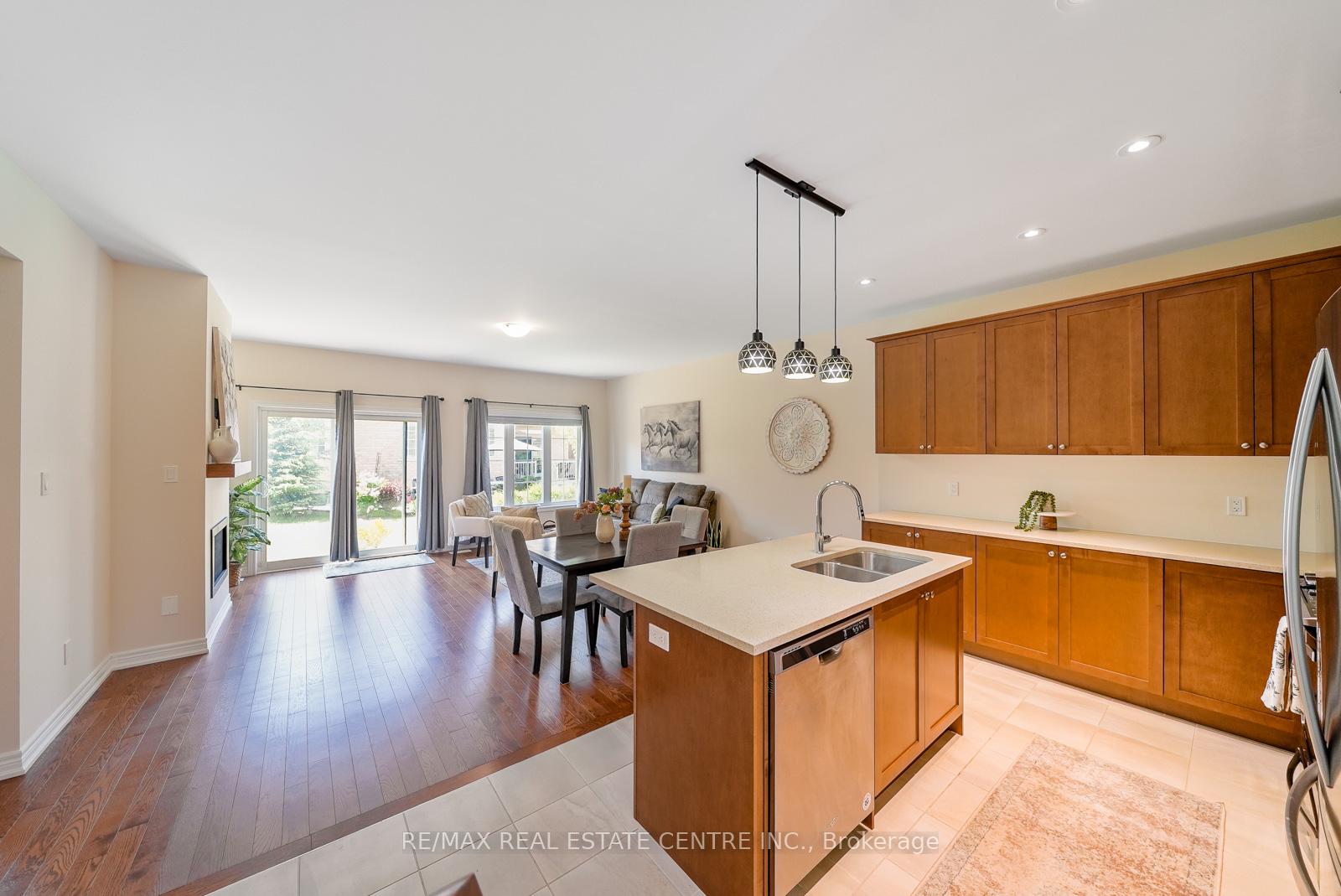 Photo 6 of 11 Overlea Drive, Brampton, Sandringham-Wellington — HOMEH
