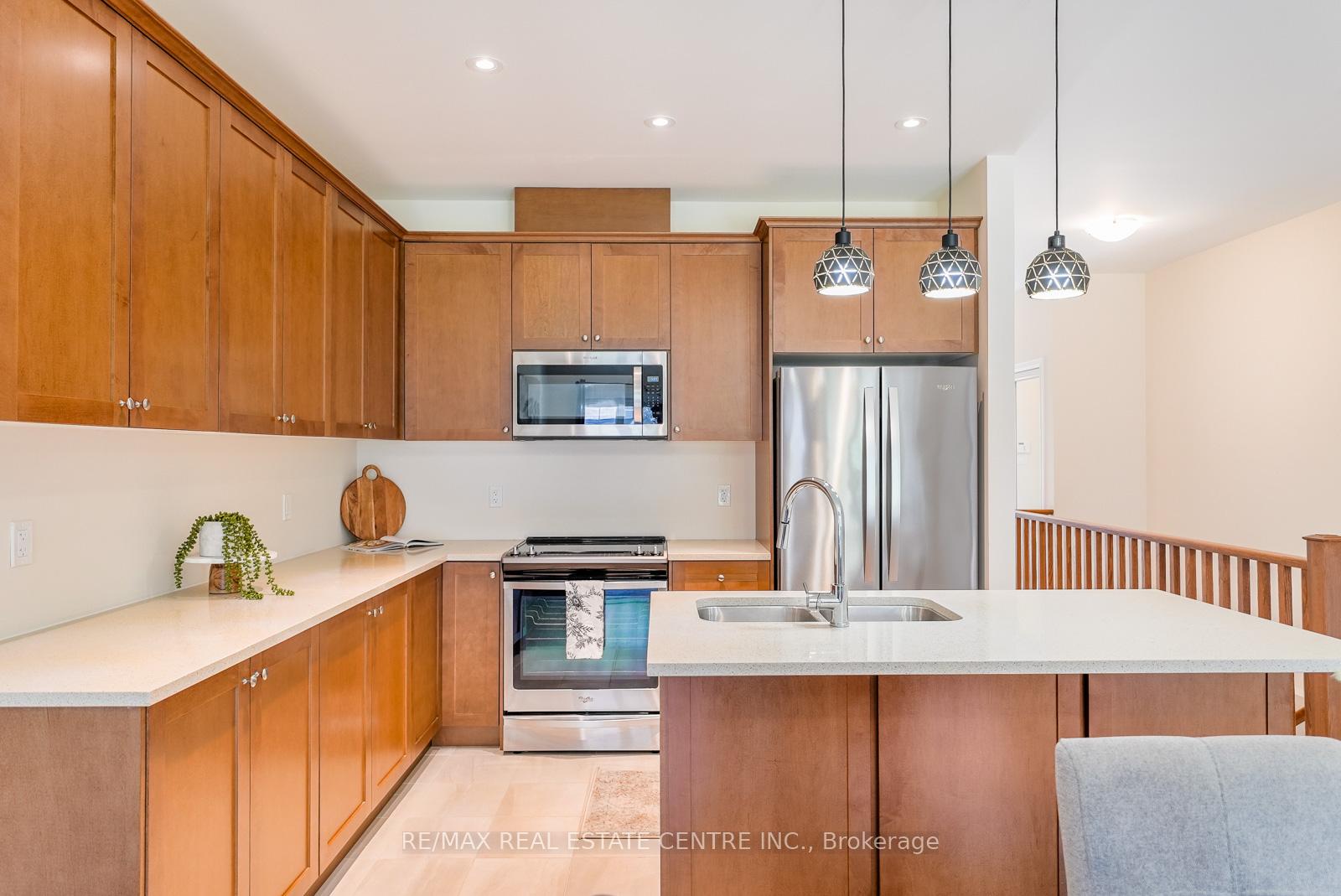 Photo 8 of 11 Overlea Drive, Brampton, Sandringham-Wellington — HOMEH