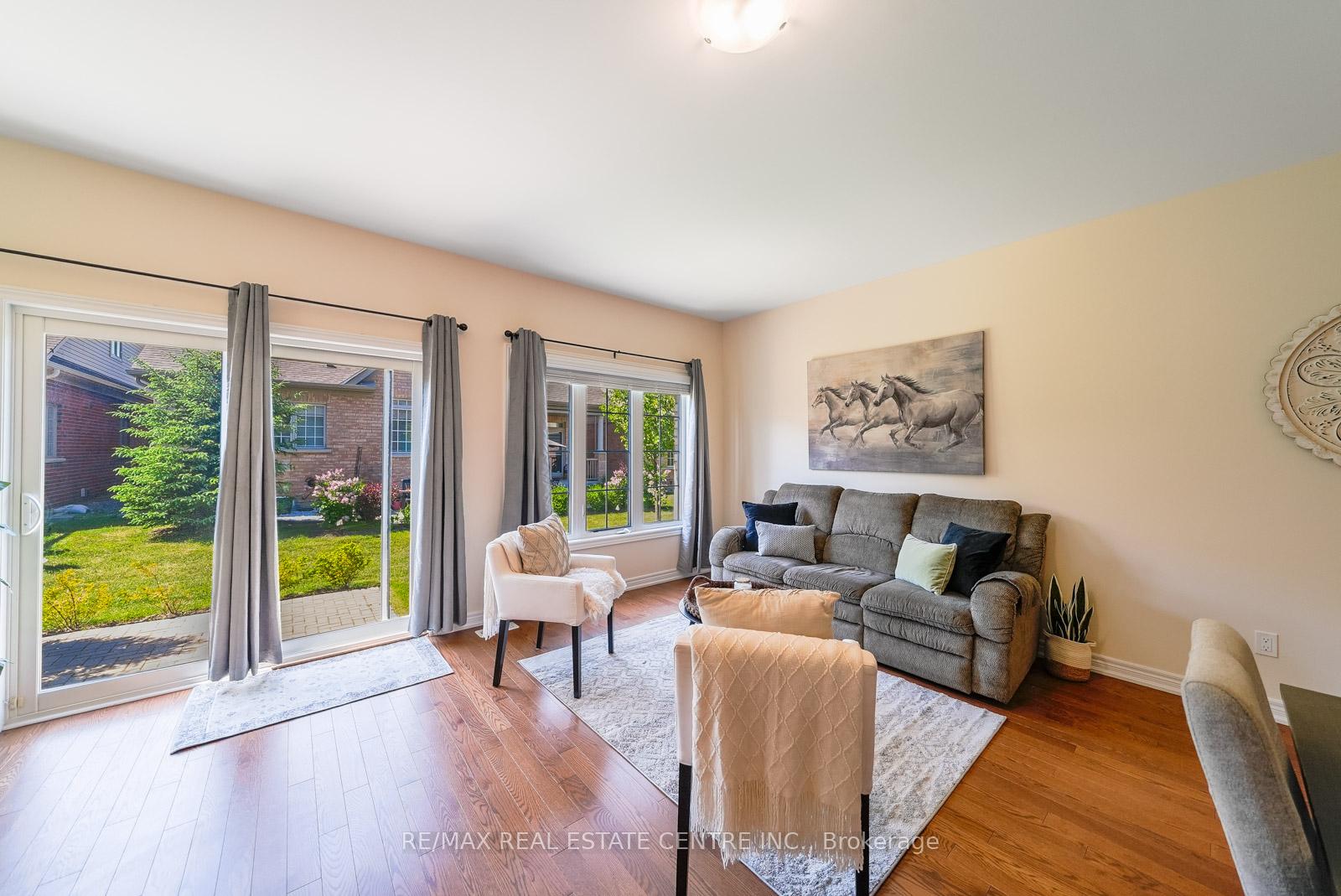 Photo 15 of 11 Overlea Drive, Brampton, Sandringham-Wellington — HOMEH