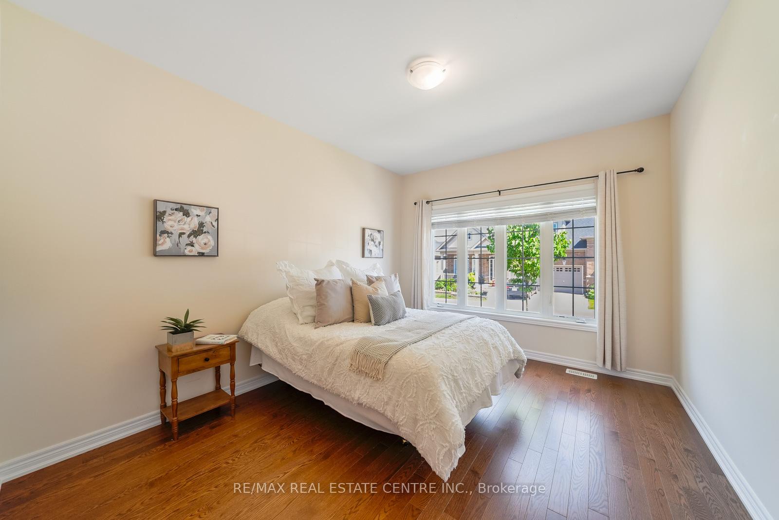 Photo 25 of 11 Overlea Drive, Brampton, Sandringham-Wellington — HOMEH