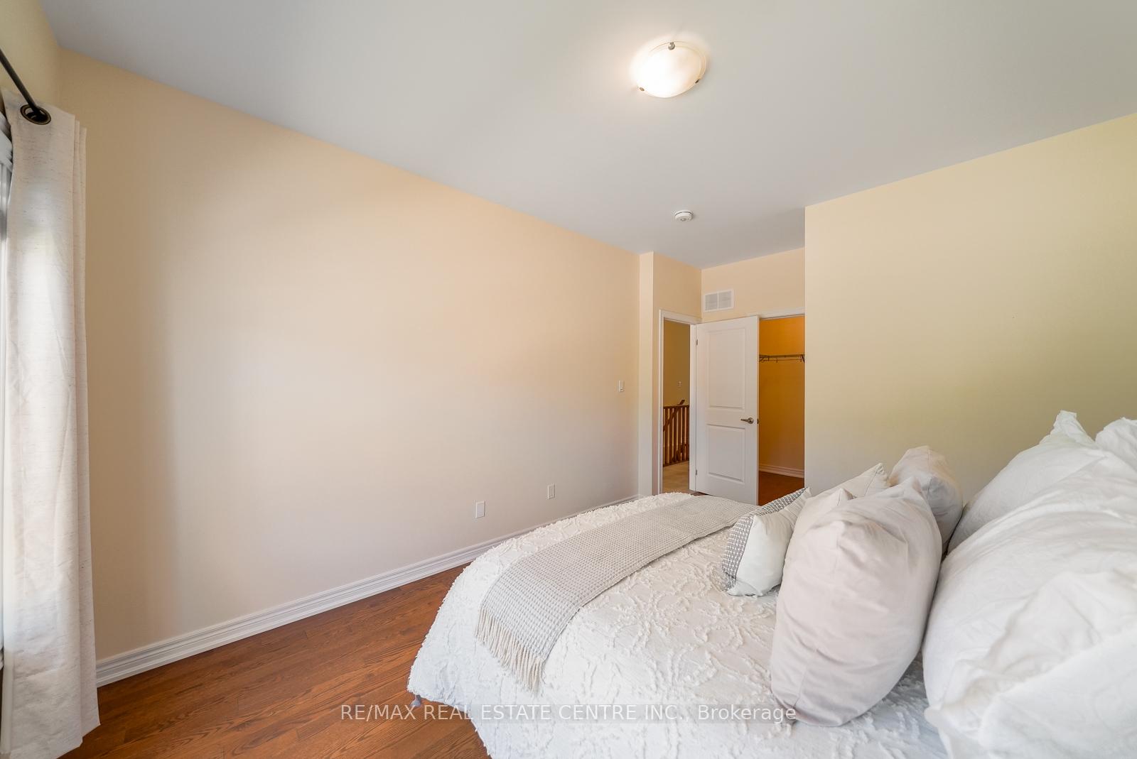 Photo 26 of 11 Overlea Drive, Brampton, Sandringham-Wellington — HOMEH