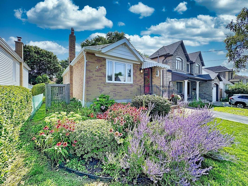 Photo 4 of 79 Neilson Avenue, Scarborough, Cliffcrest — HOMEH