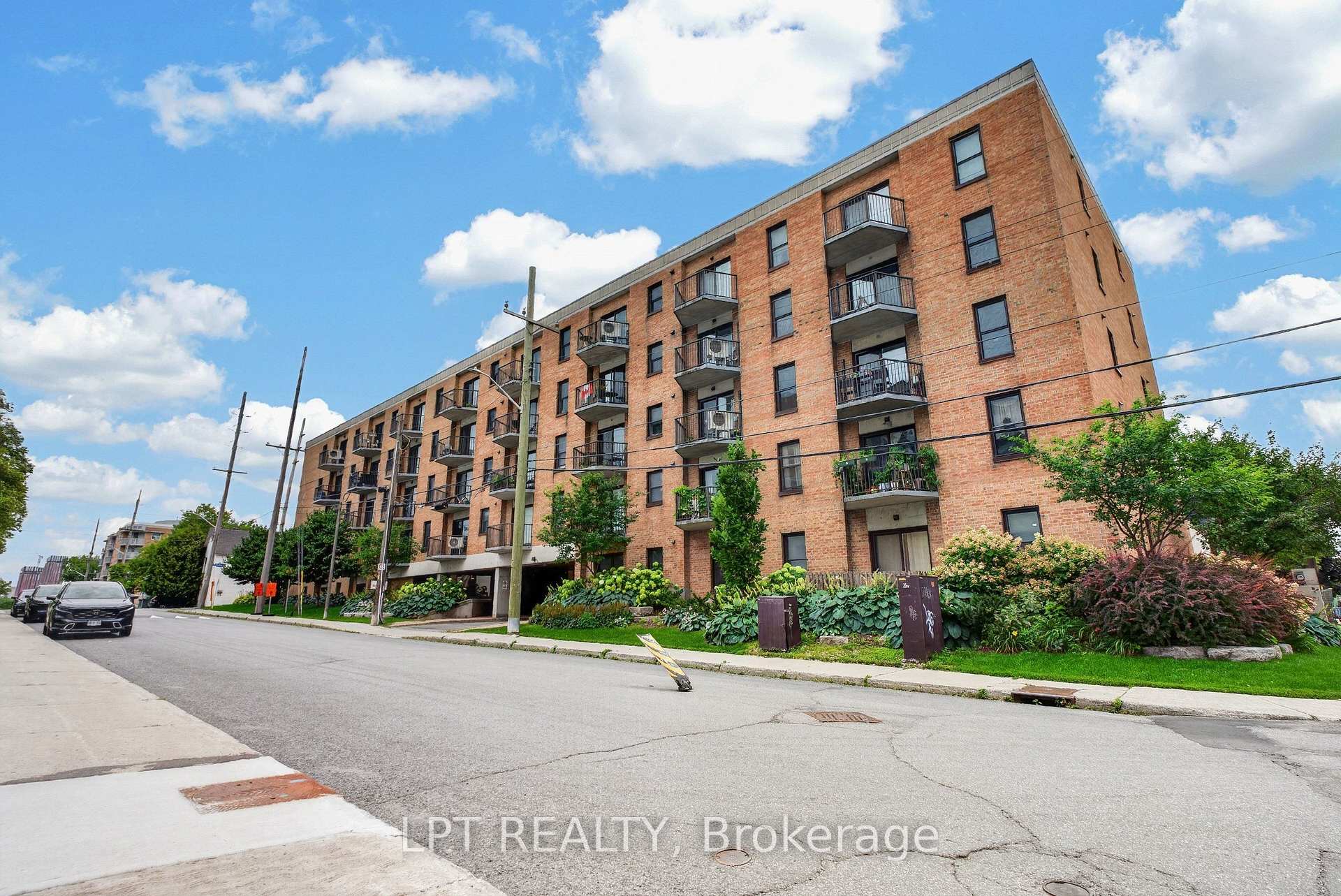 Photo of Unit 203, 50 Burnside Avenue