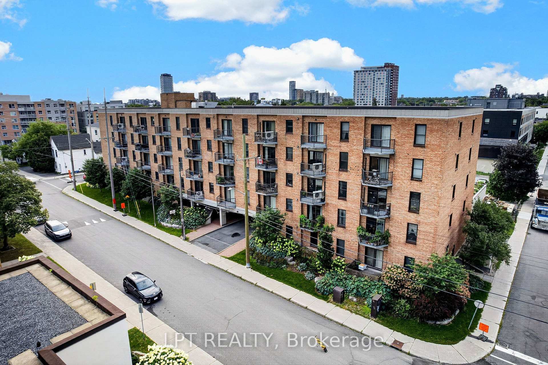 Photo 2 of Unit 203, 50 Burnside Avenue, Ottawa, Mechanicsville — HOMEH