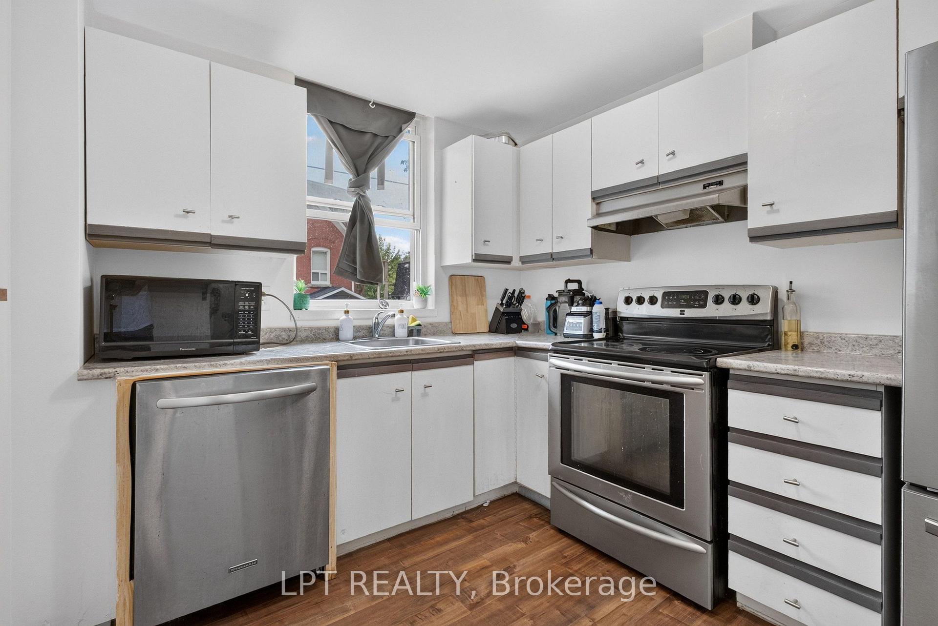 Photo 11 of Unit 203, 50 Burnside Avenue, Ottawa, Mechanicsville — HOMEH