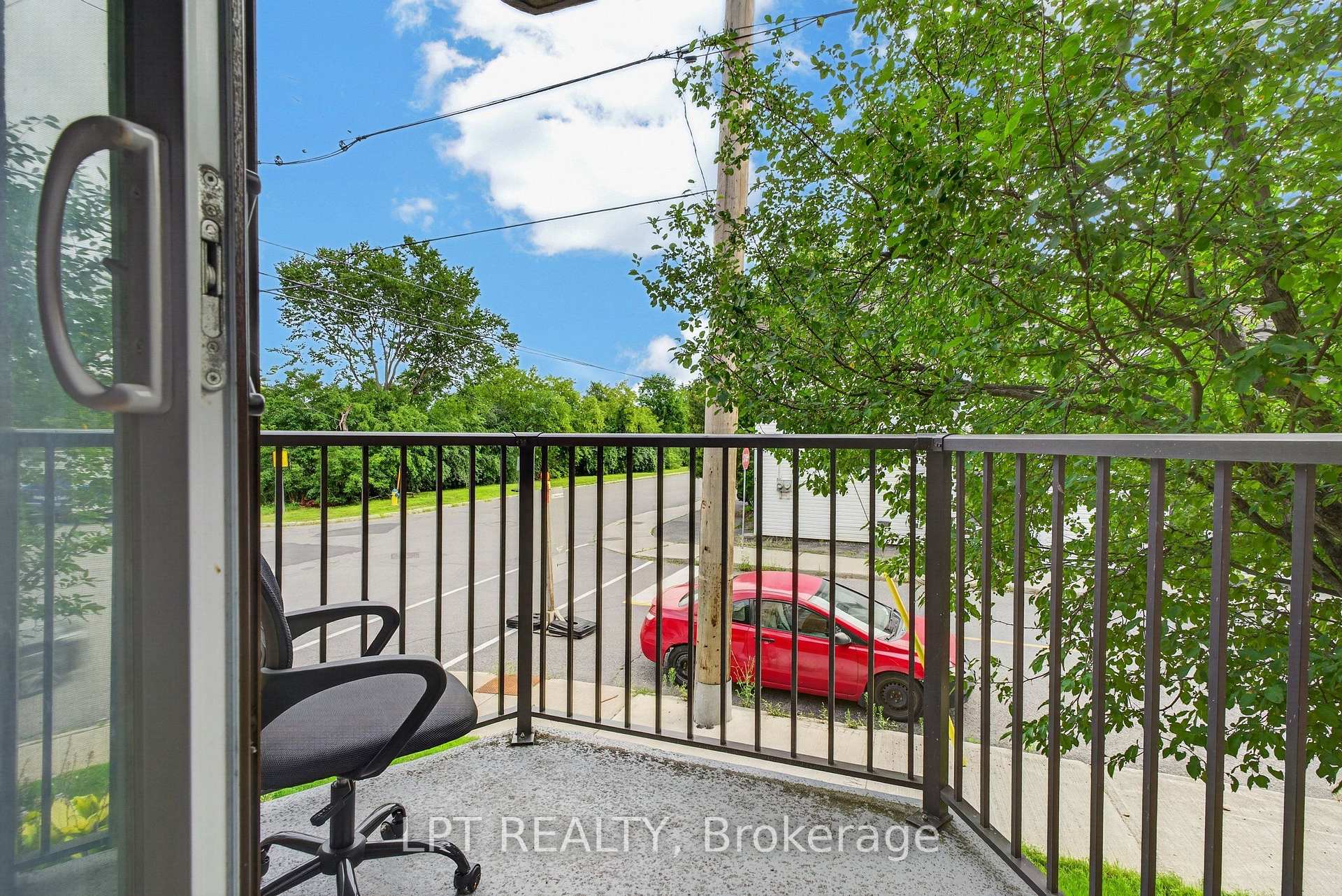 Photo 16 of Unit 203, 50 Burnside Avenue, Ottawa, Mechanicsville — HOMEH