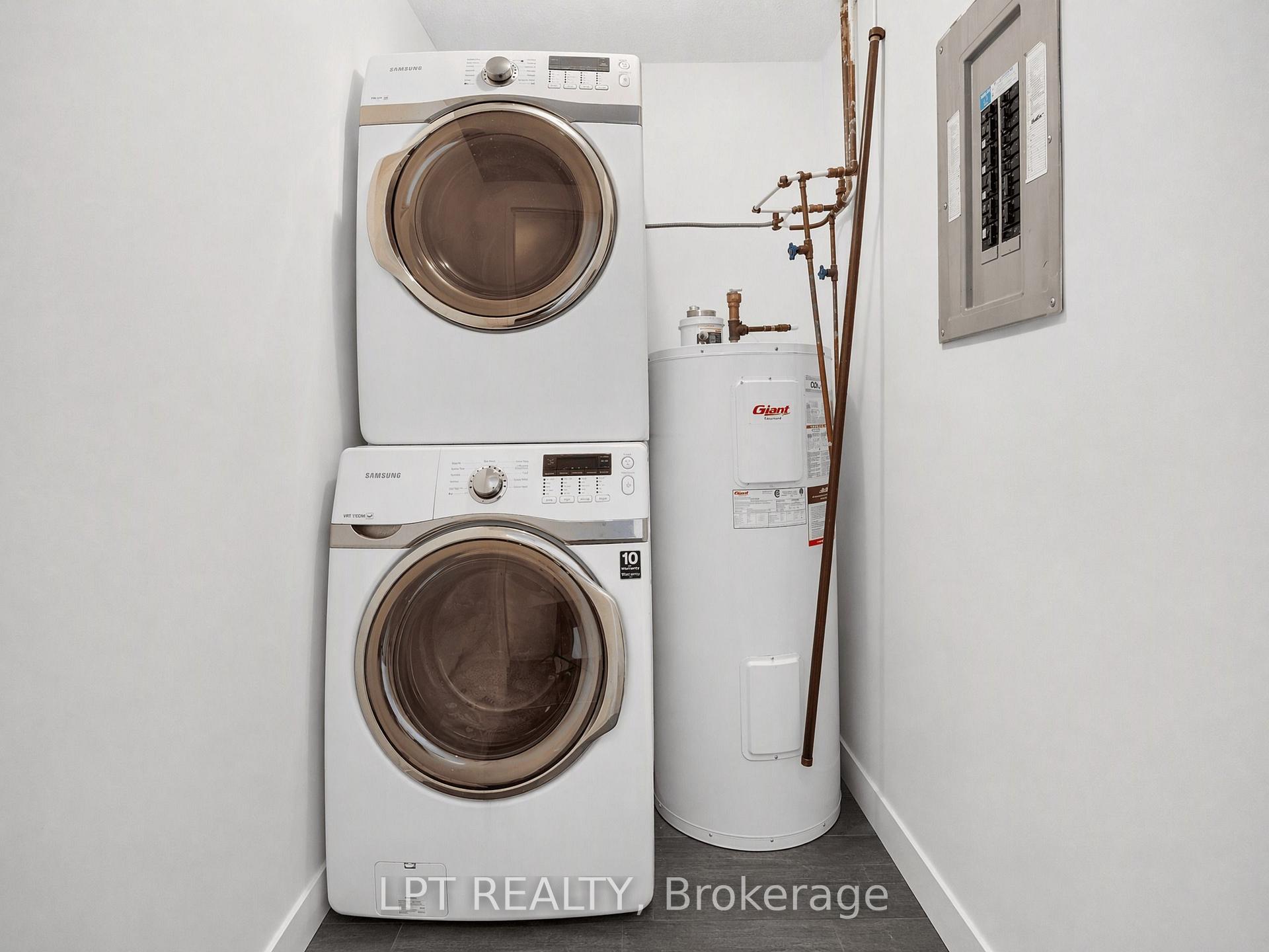 Photo 21 of Unit 203, 50 Burnside Avenue, Ottawa, Mechanicsville — HOMEH
