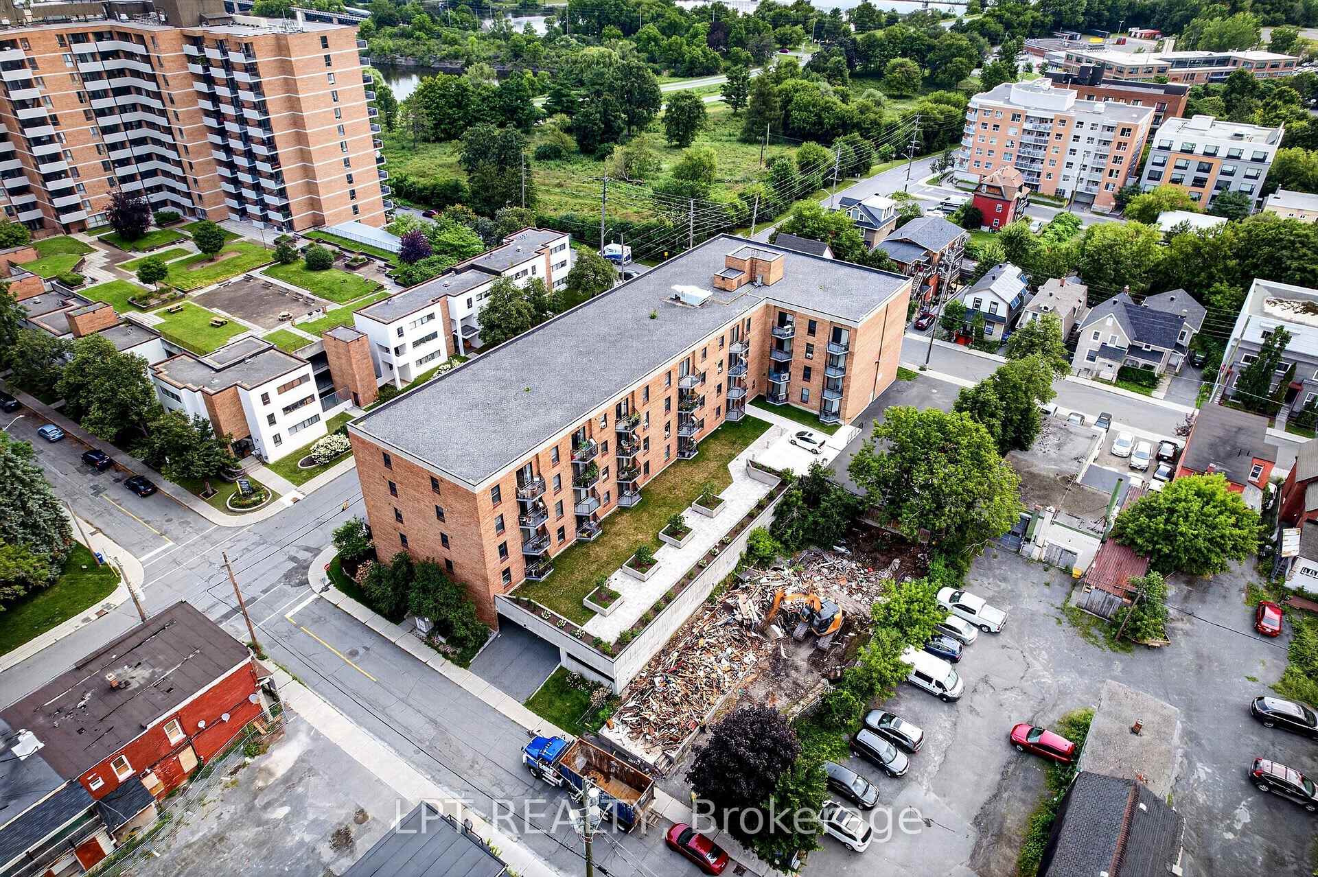 Photo 32 of Unit 203, 50 Burnside Avenue, Ottawa, Mechanicsville — HOMEH