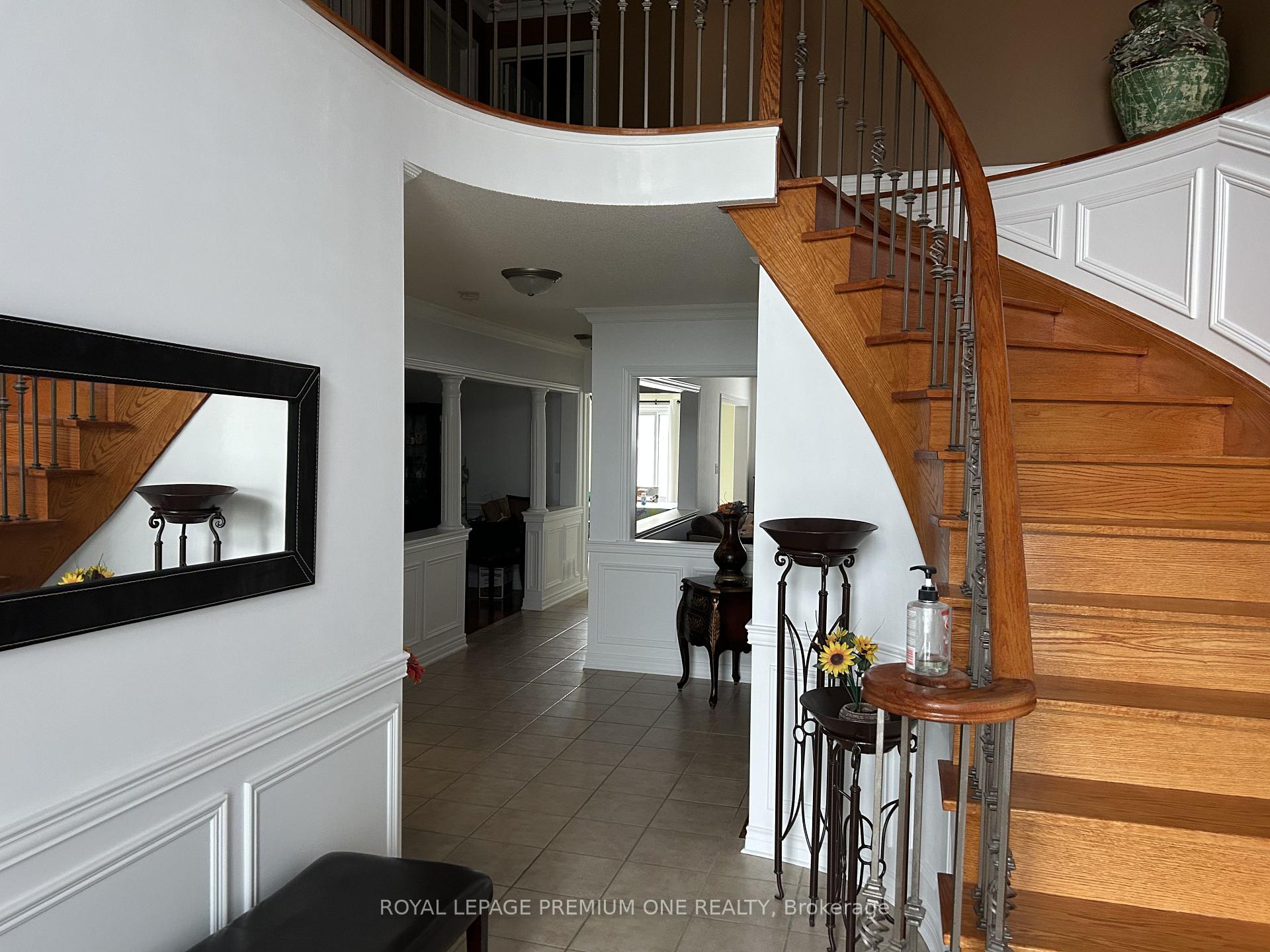 Photo 3 of 1370 Clarence Street, Vaughan, Sonoma Heights — HOMEH