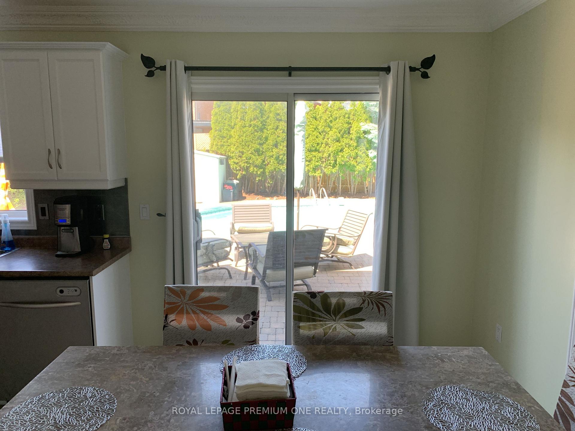 Photo 4 of 1370 Clarence Street, Vaughan, Sonoma Heights — HOMEH