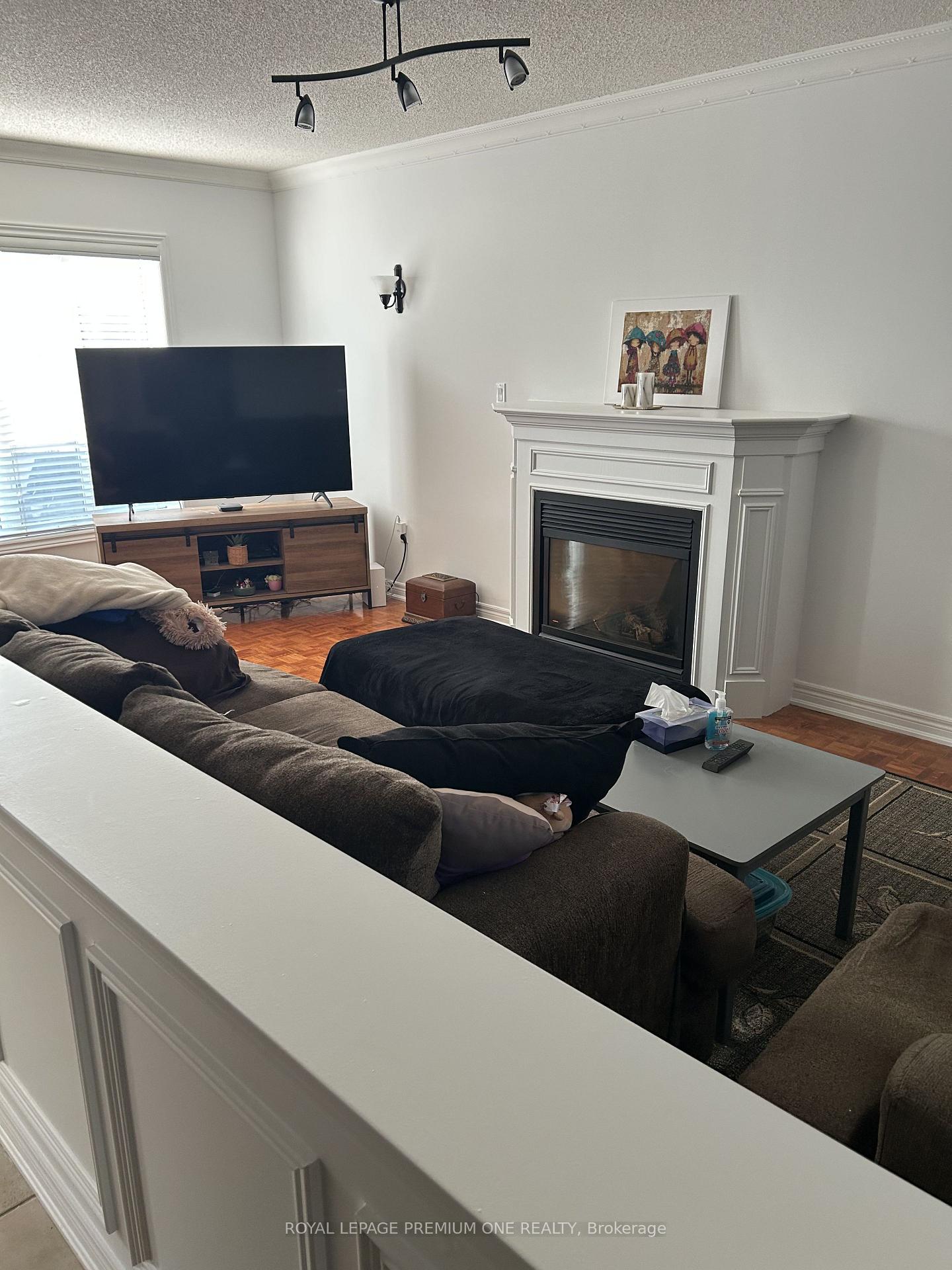 Photo 6 of 1370 Clarence Street, Vaughan, Sonoma Heights — HOMEH