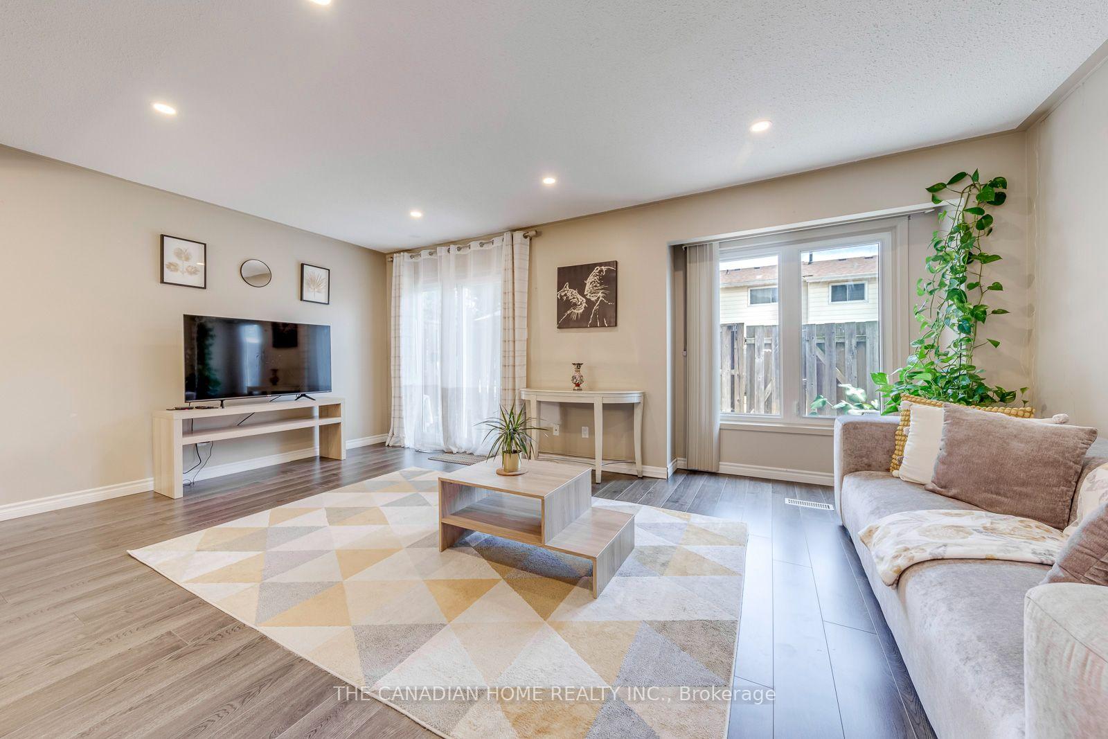 Photo 5 of Unit 3, 2226 Upper Middle Road, Burlington, Brant Hills — HOMEH
