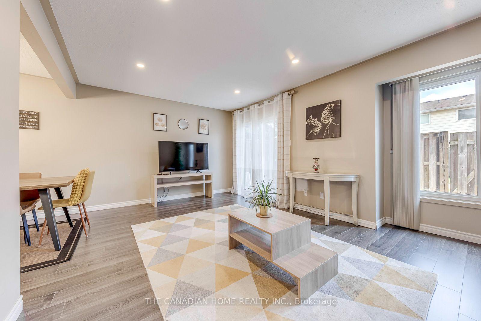 Photo 6 of Unit 3, 2226 Upper Middle Road, Burlington, Brant Hills — HOMEH
