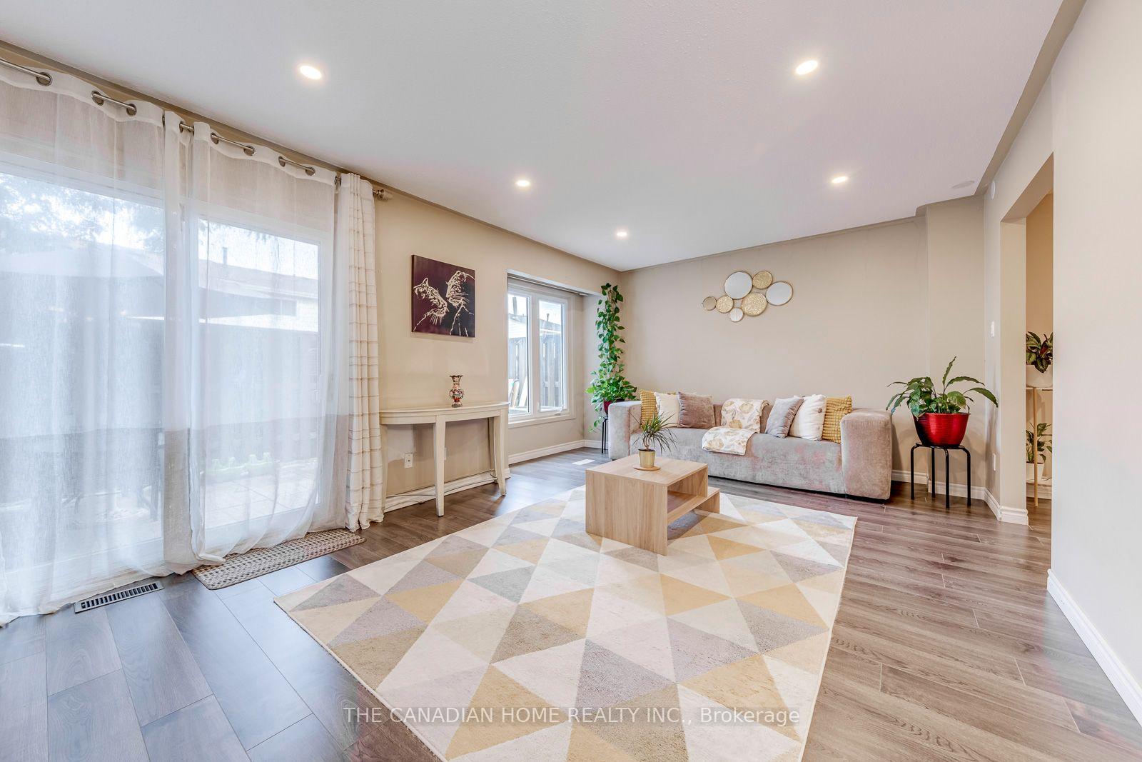 Photo 10 of Unit 3, 2226 Upper Middle Road, Burlington, Brant Hills — HOMEH