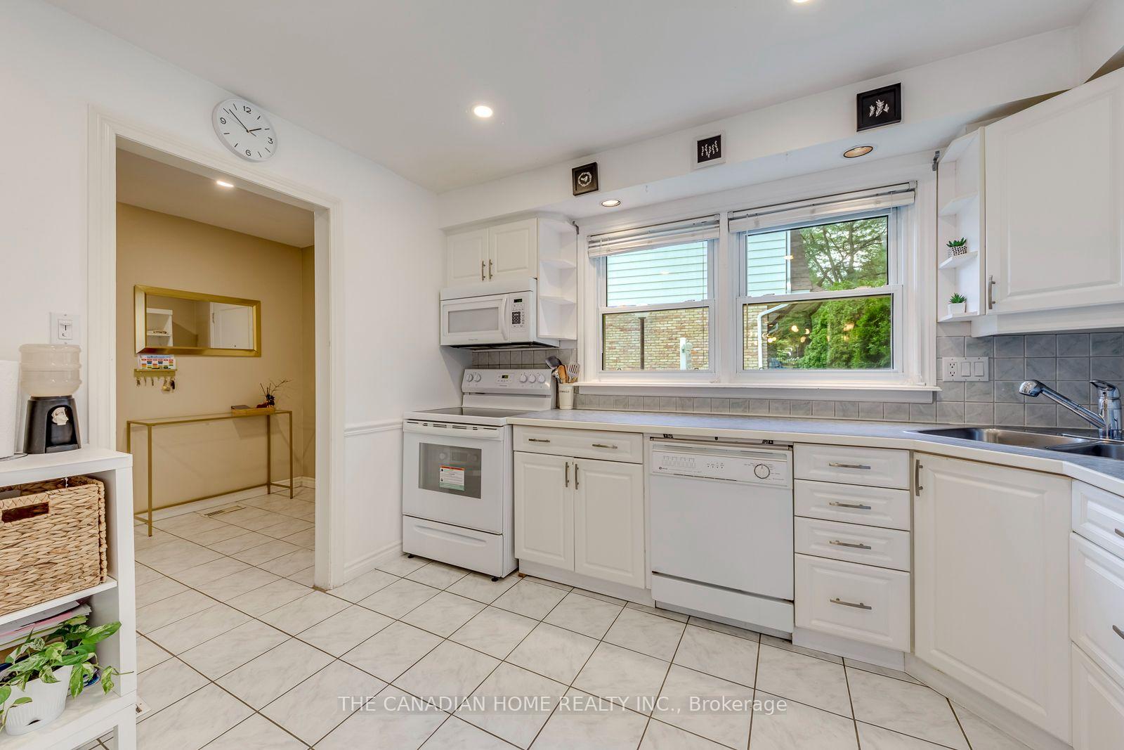 Photo 16 of Unit 3, 2226 Upper Middle Road, Burlington, Brant Hills — HOMEH