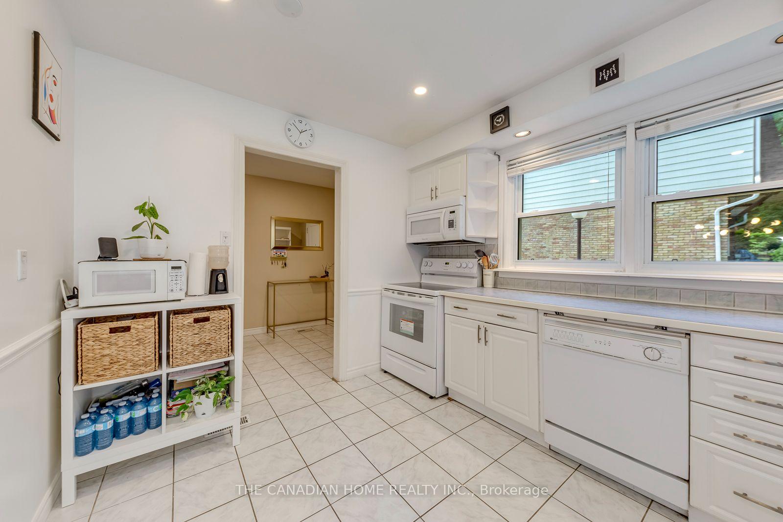 Photo 17 of Unit 3, 2226 Upper Middle Road, Burlington, Brant Hills — HOMEH