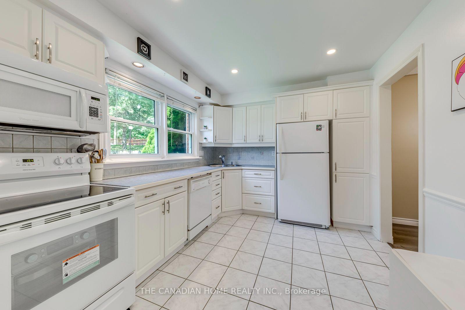 Photo 22 of Unit 3, 2226 Upper Middle Road, Burlington, Brant Hills — HOMEH