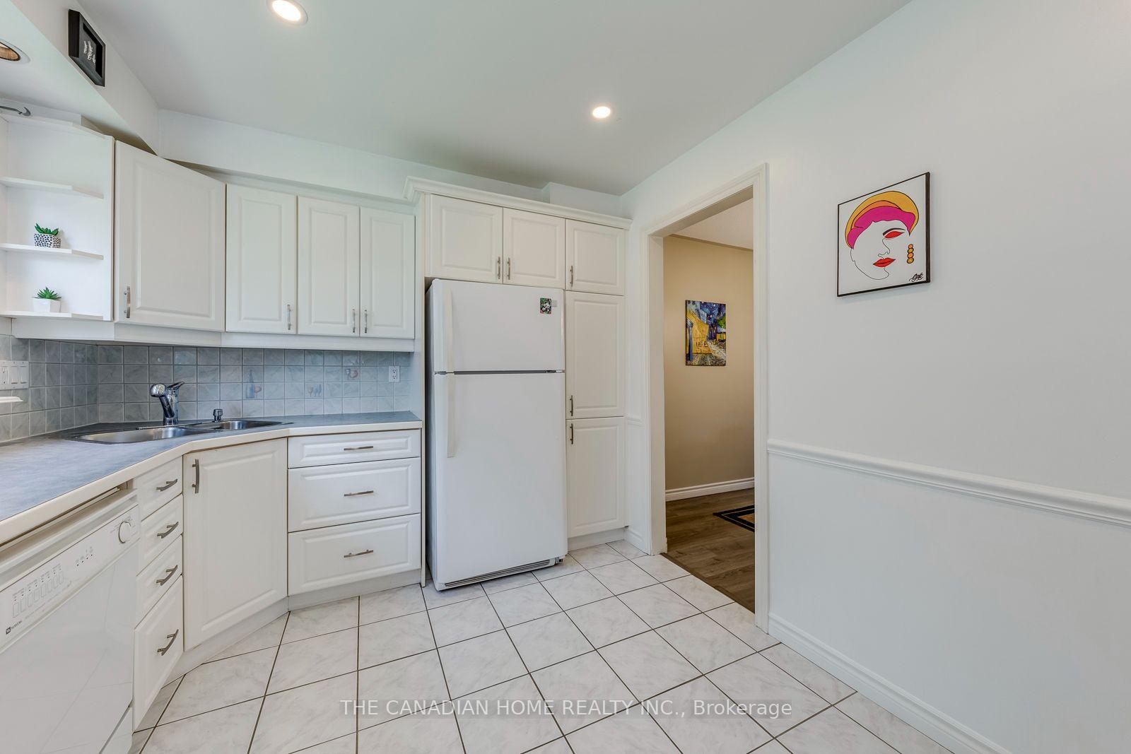 Photo 23 of Unit 3, 2226 Upper Middle Road, Burlington, Brant Hills — HOMEH