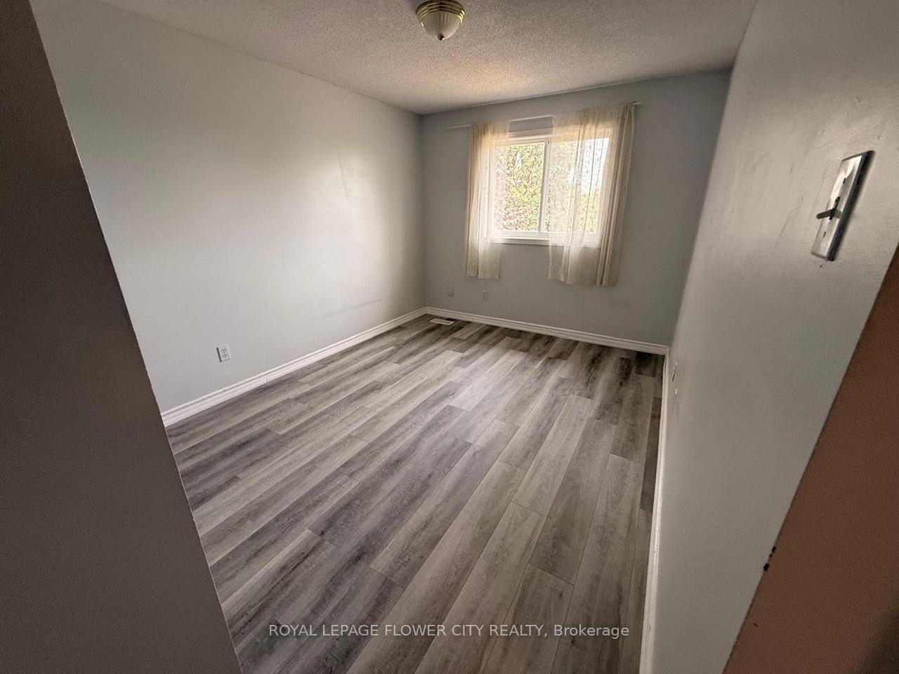 Photo 8 of 291 Fleming Drive, London, East D — HOMEH