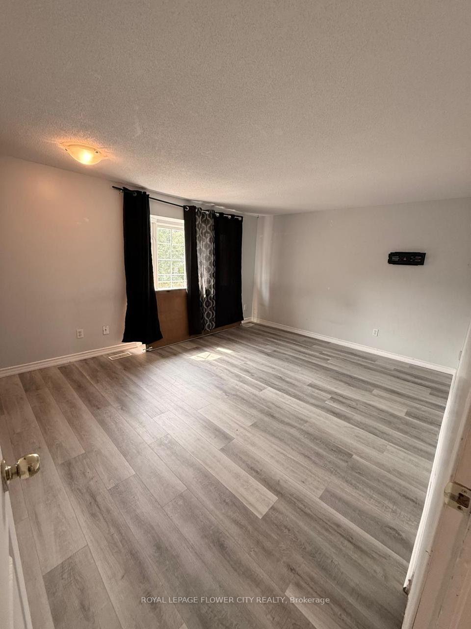 Photo 9 of 291 Fleming Drive, London, East D — HOMEH