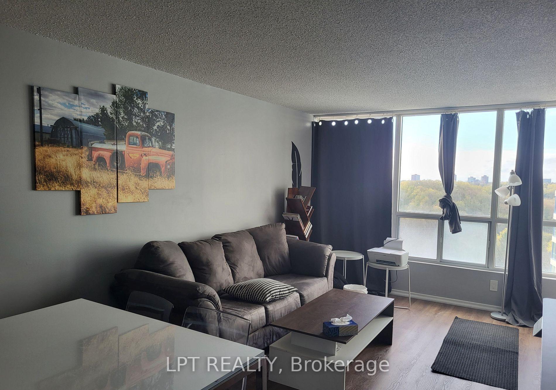 Photo of Unit 1421, 3050 Ellesmere Road