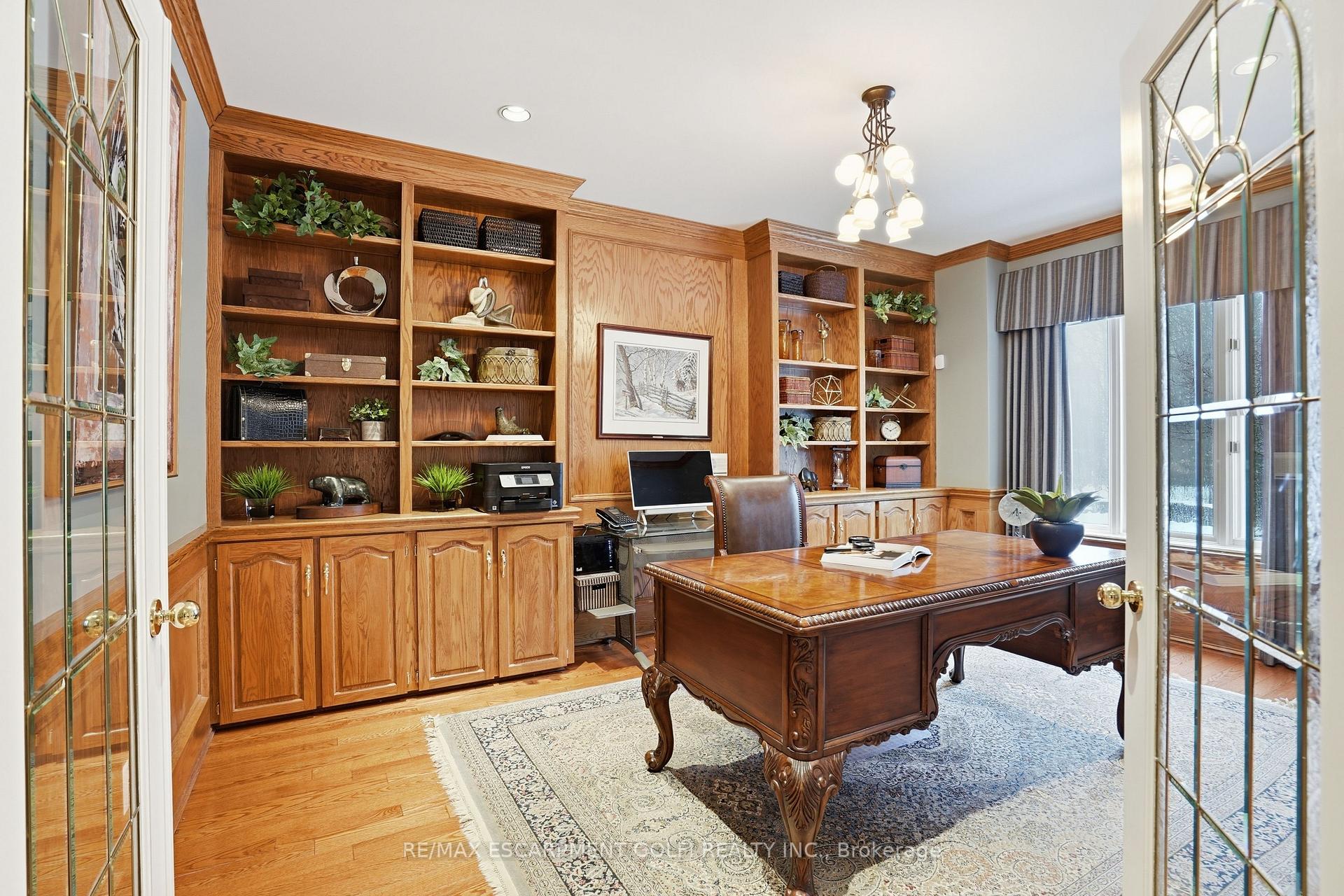 Photo 5 of 1121 Forestvale Drive, Burlington, Tyandaga — HOMEH