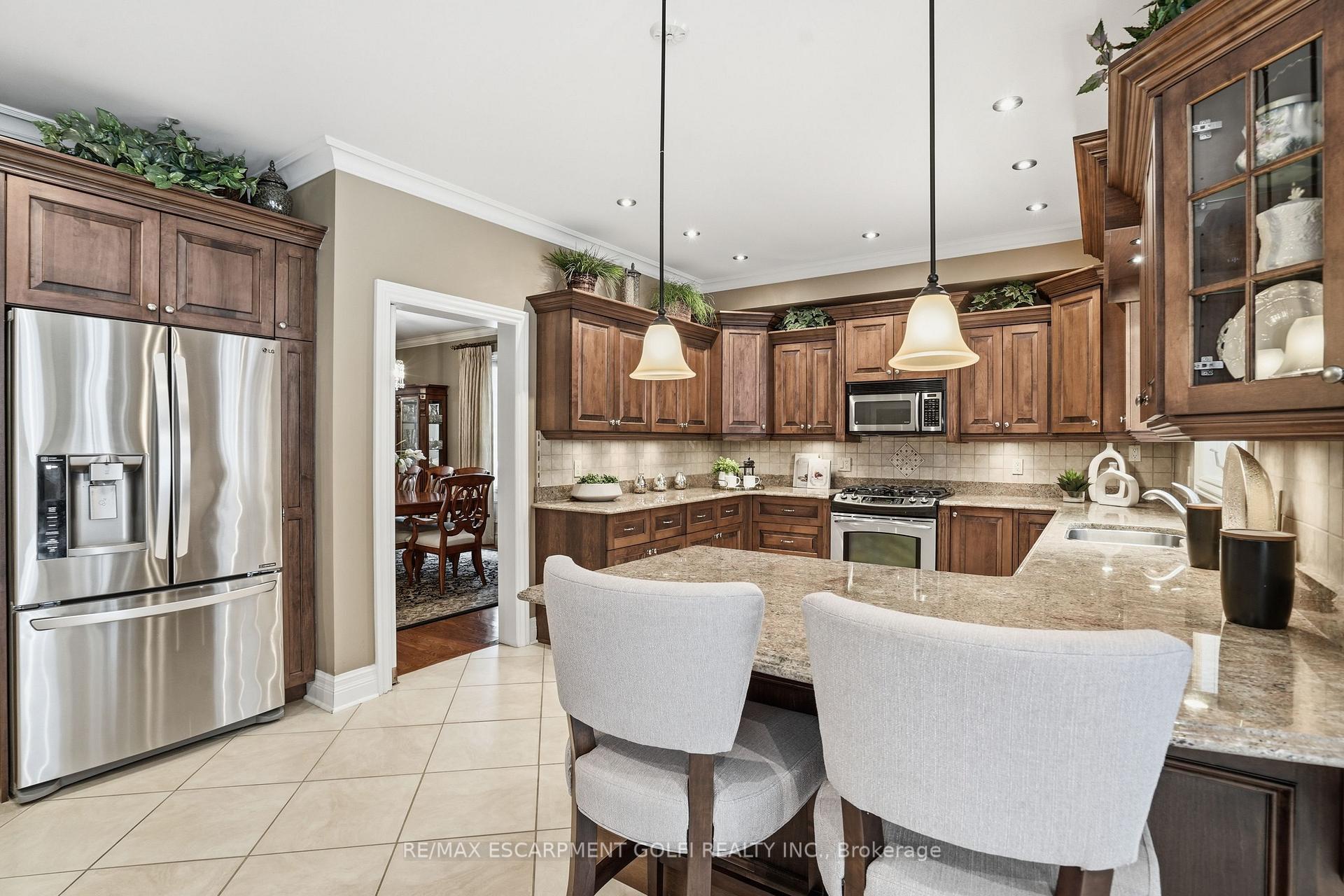 Photo 10 of 1121 Forestvale Drive, Burlington, Tyandaga — HOMEH