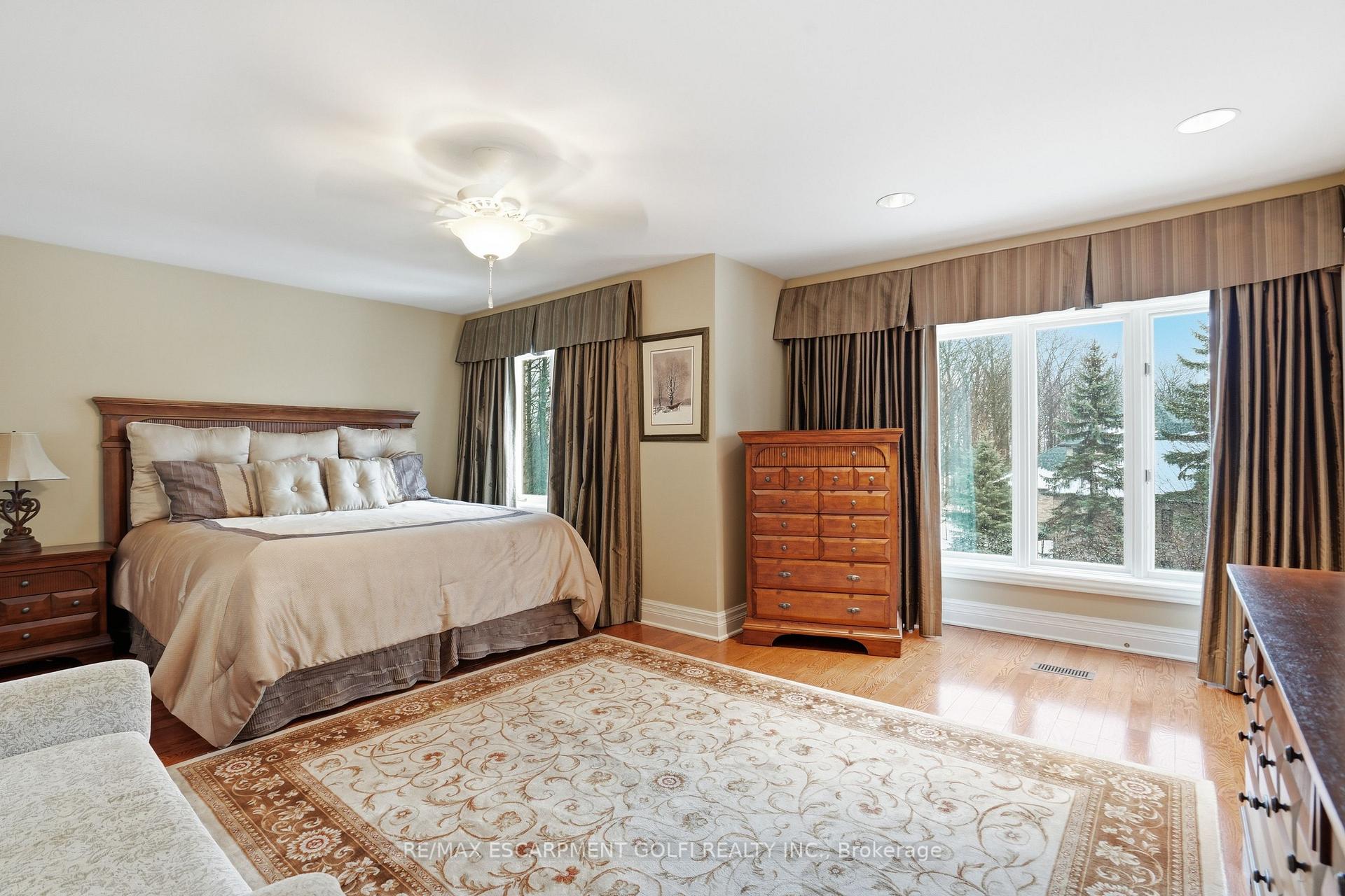 Photo 23 of 1121 Forestvale Drive, Burlington, Tyandaga — HOMEH