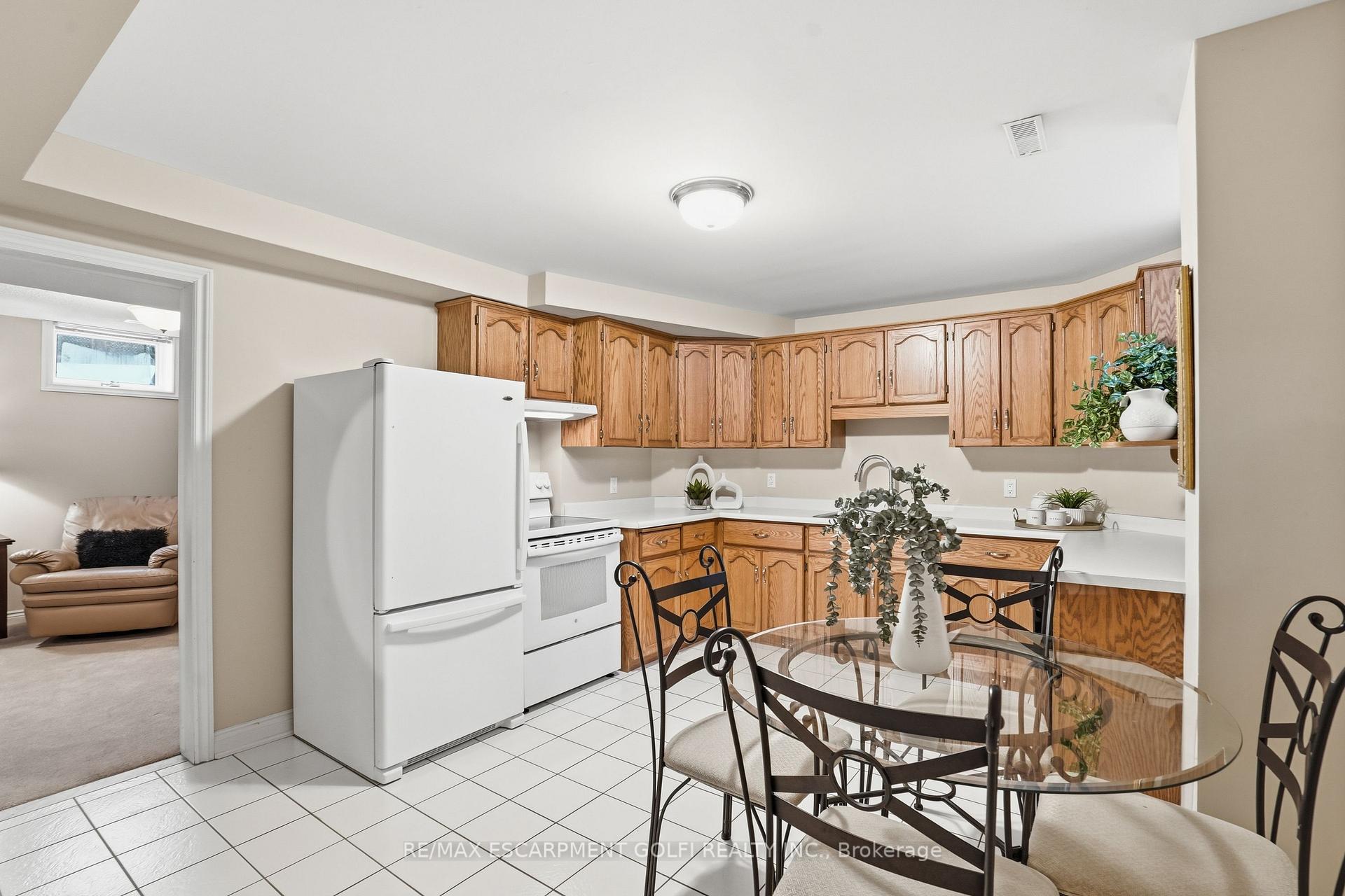 Photo 28 of 1121 Forestvale Drive, Burlington, Tyandaga — HOMEH