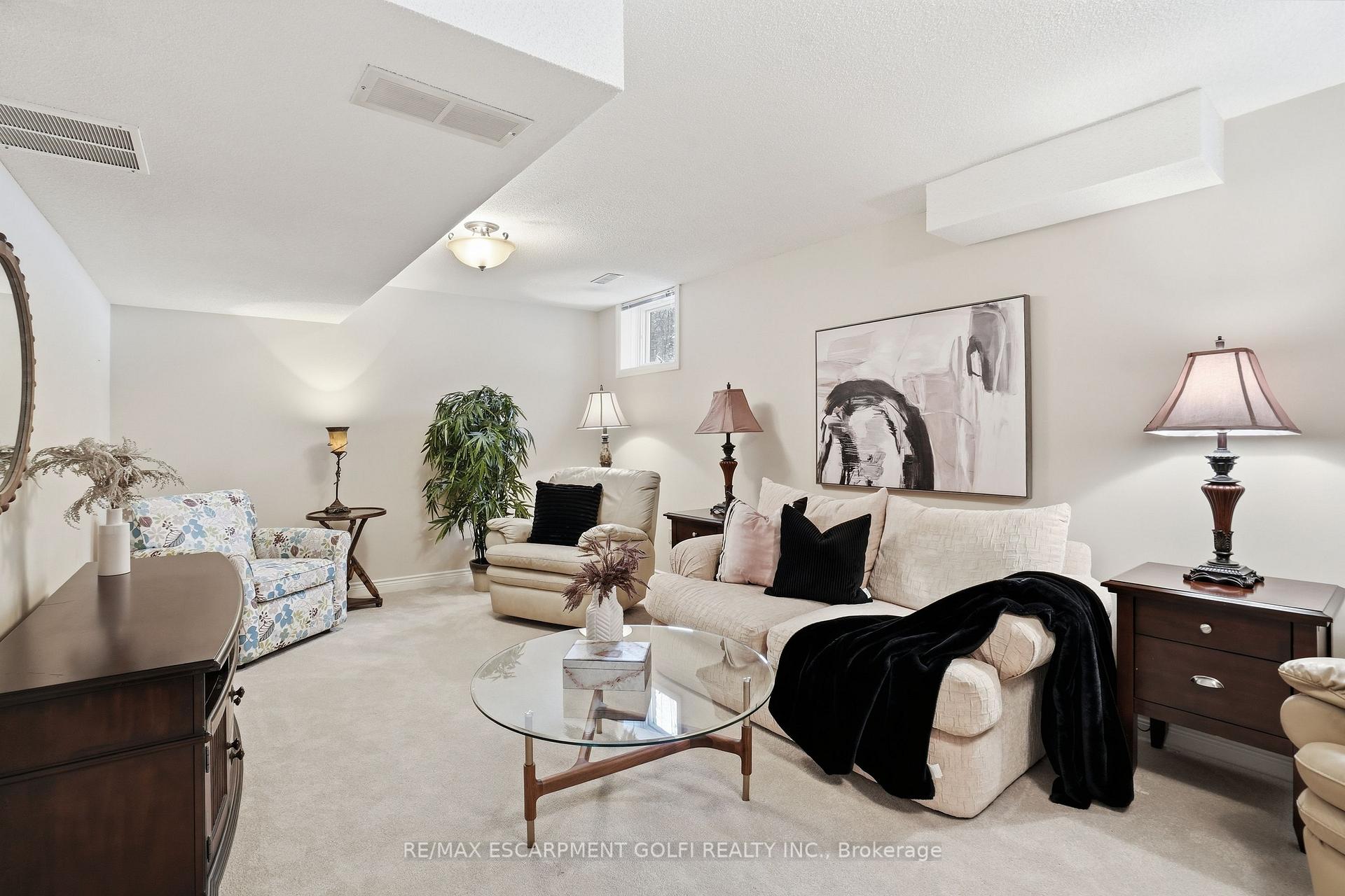 Photo 30 of 1121 Forestvale Drive, Burlington, Tyandaga — HOMEH
