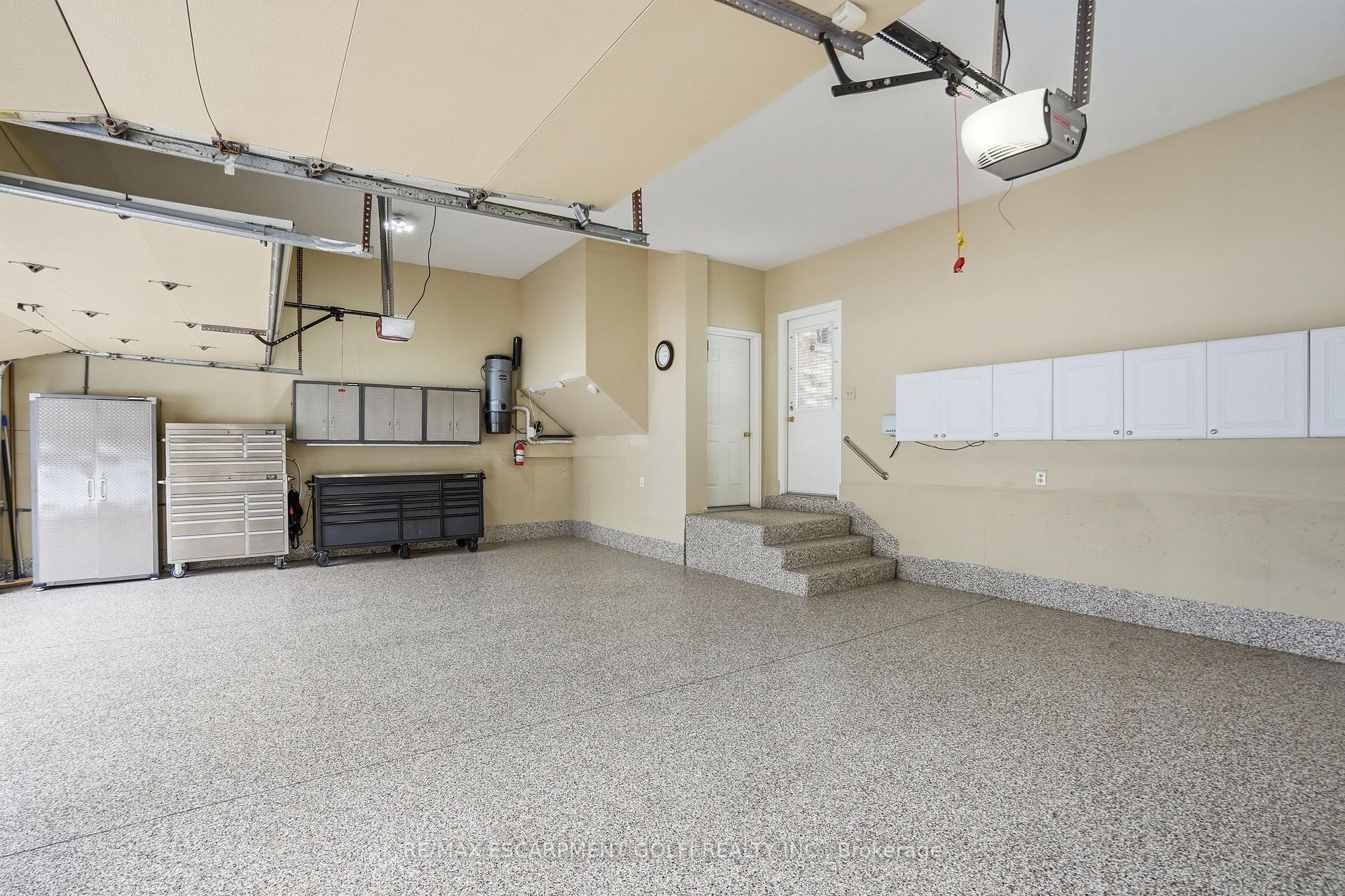 Photo 38 of 1121 Forestvale Drive, Burlington, Tyandaga — HOMEH