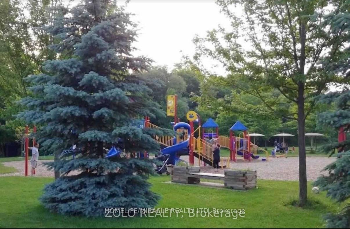 Photo 7 of 236 Main Renforth Drive, Etobicoke, Markland Wood — HOMEH