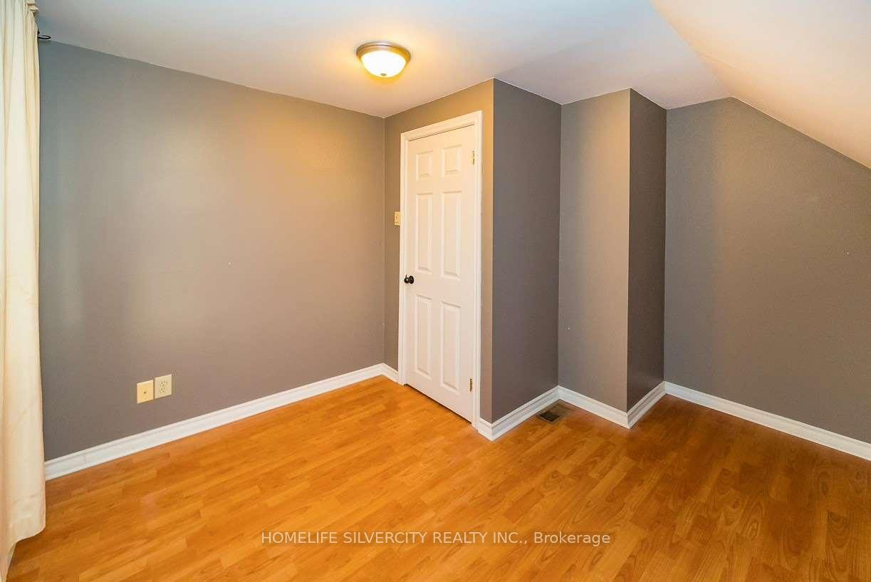 Photo 12 of 5254 Stanley Avenue, Niagara Falls, Cherrywood — HOMEH