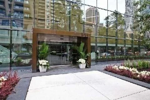 Photo 4 of Unit 609, 33 Charles Street E, Toronto, Church-Yonge Corridor — HOMEH