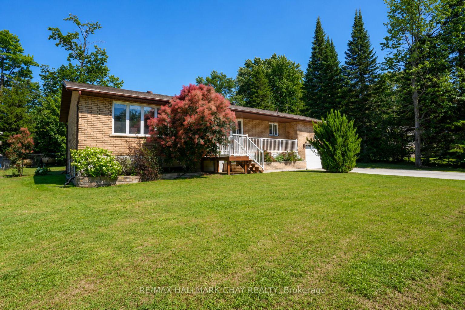 Photo 2 of 51 Indianola Crescent, Wasaga Beach — HOMEH